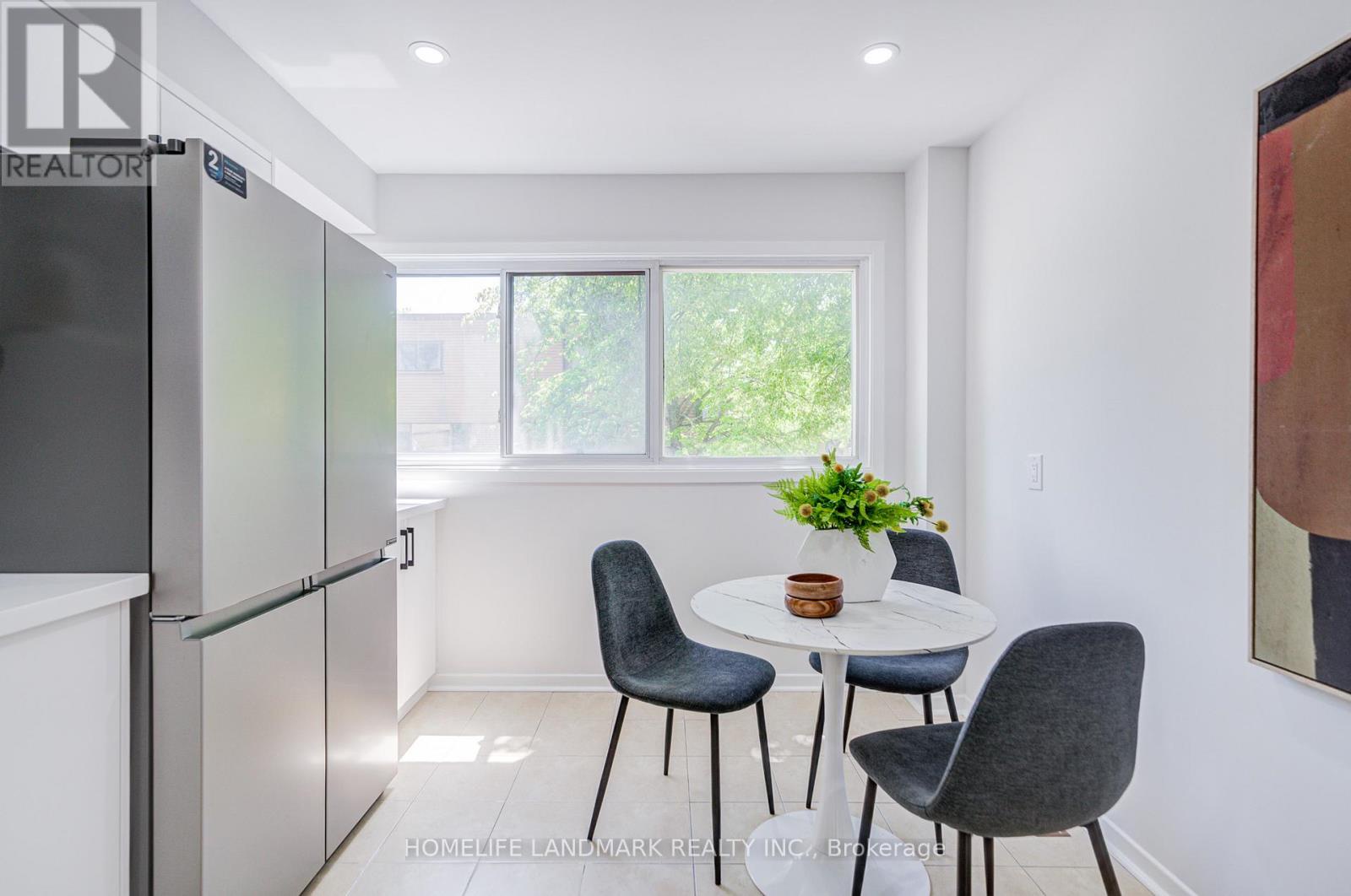 14 Low Meadoway, Toronto (hillcrest Village), Ontario