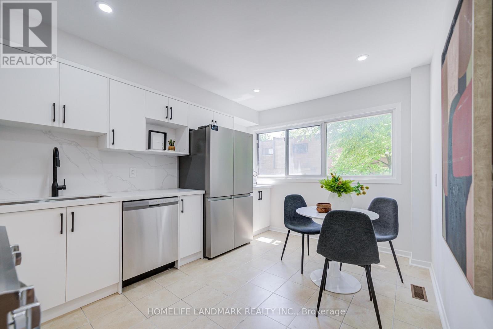 14 Low Meadoway, Toronto (hillcrest Village), Ontario