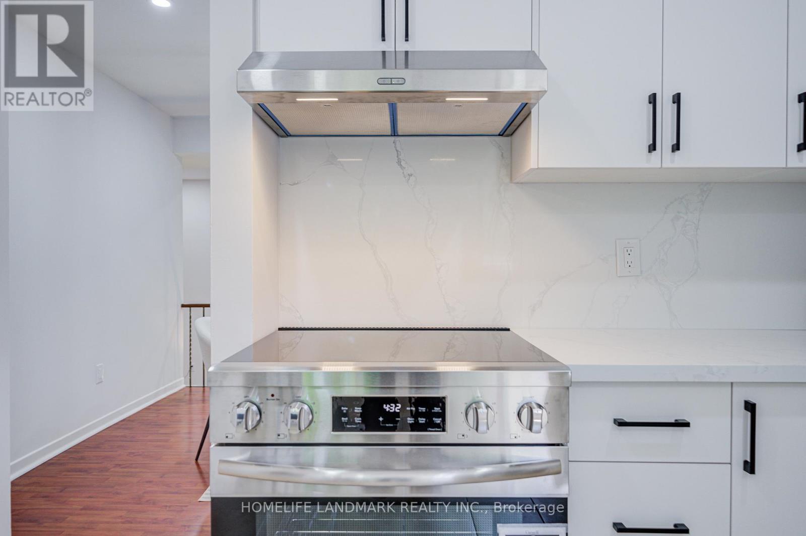 14 Low Meadoway, Toronto (hillcrest Village), Ontario