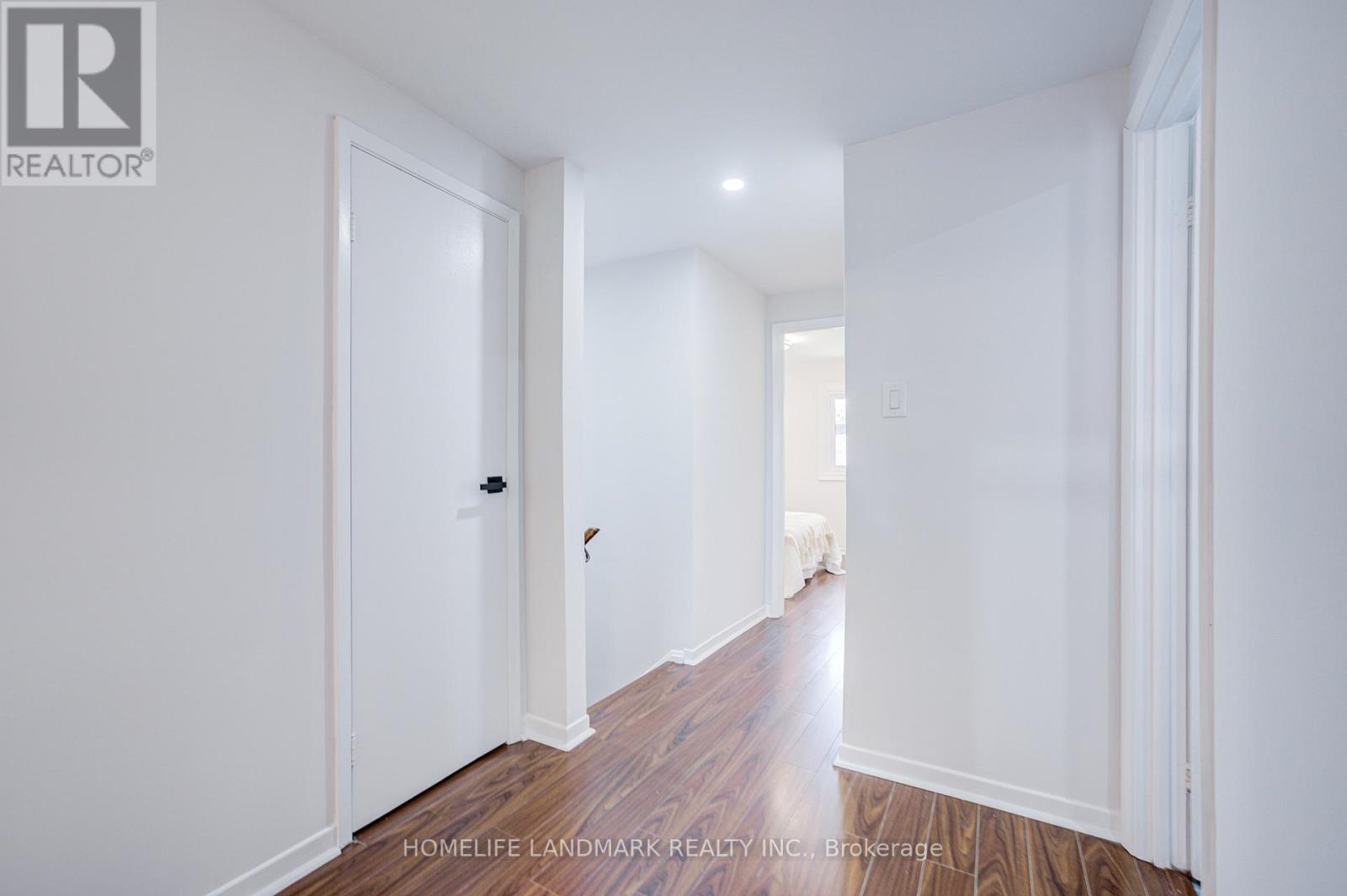 14 Low Meadoway, Toronto (hillcrest Village), Ontario