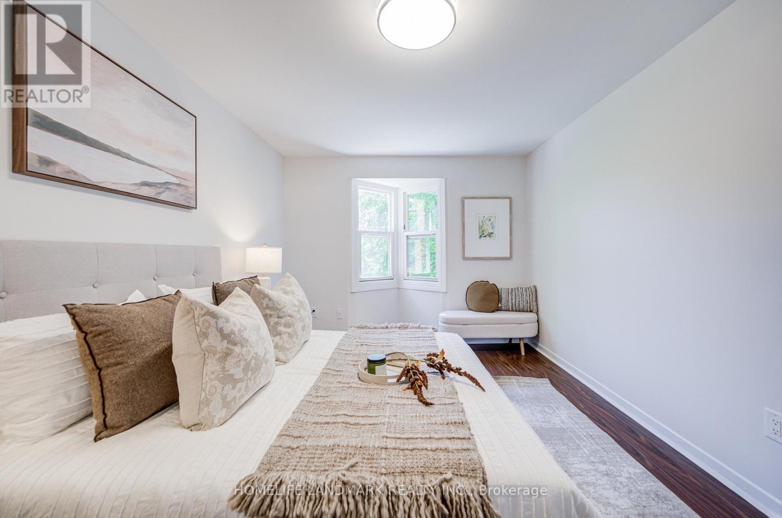 14 Low Meadoway, Toronto (hillcrest Village), Ontario