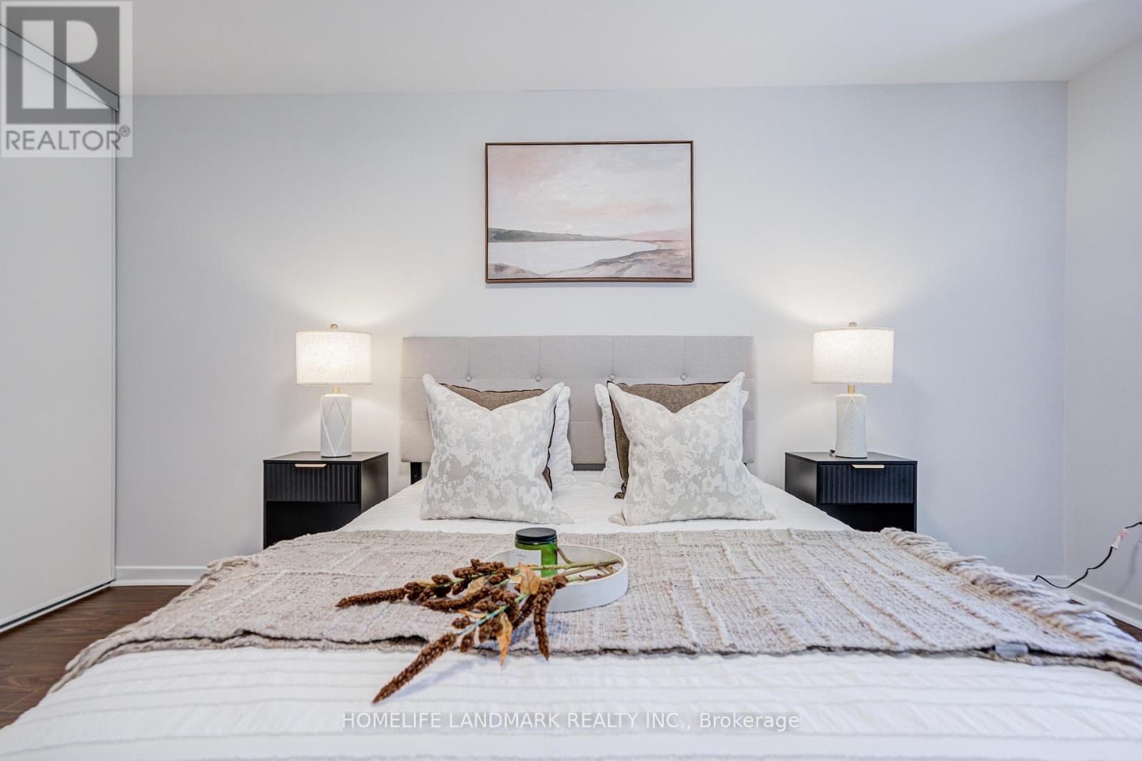 14 Low Meadoway, Toronto (hillcrest Village), Ontario
