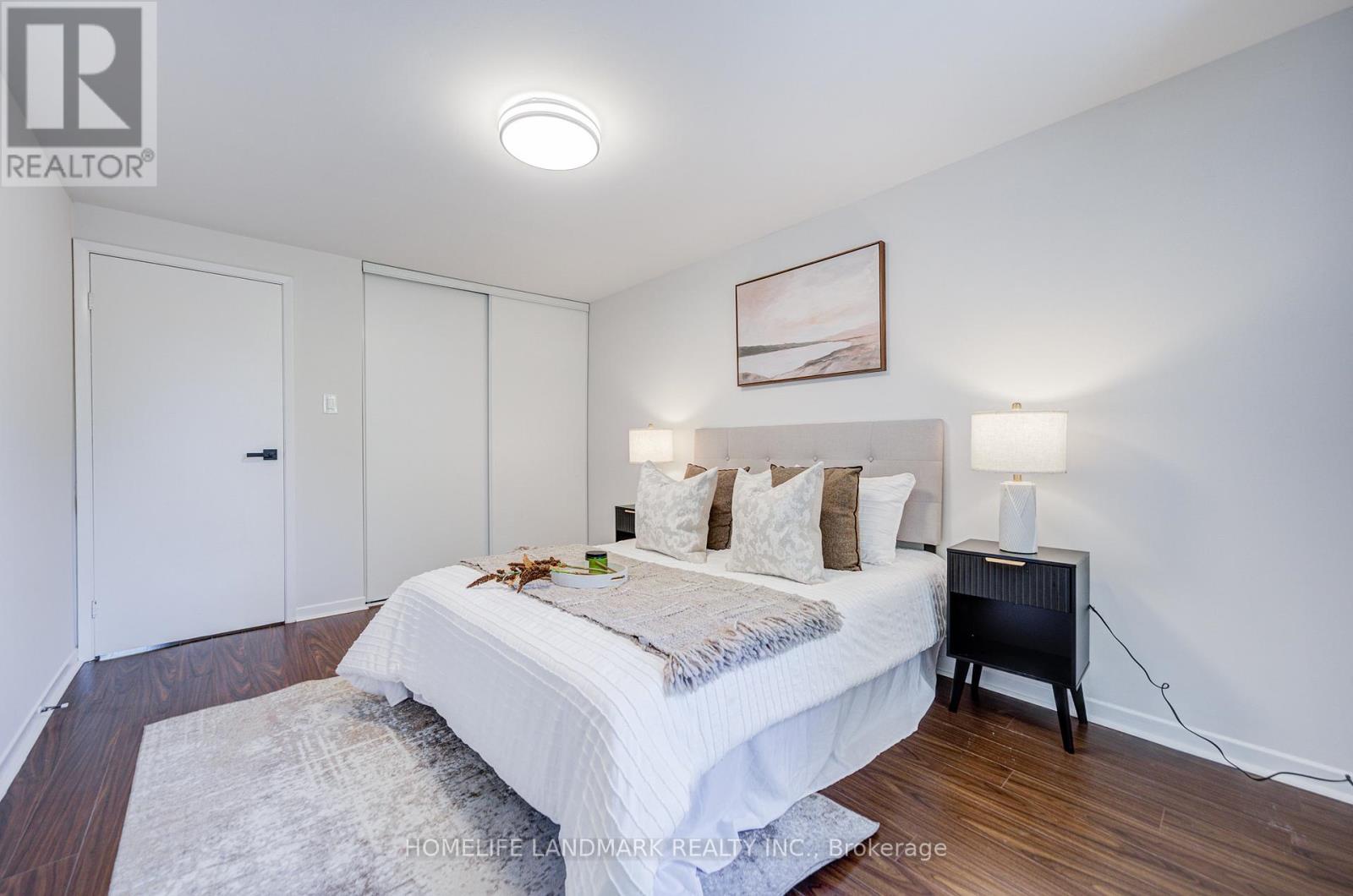14 Low Meadoway, Toronto (hillcrest Village), Ontario