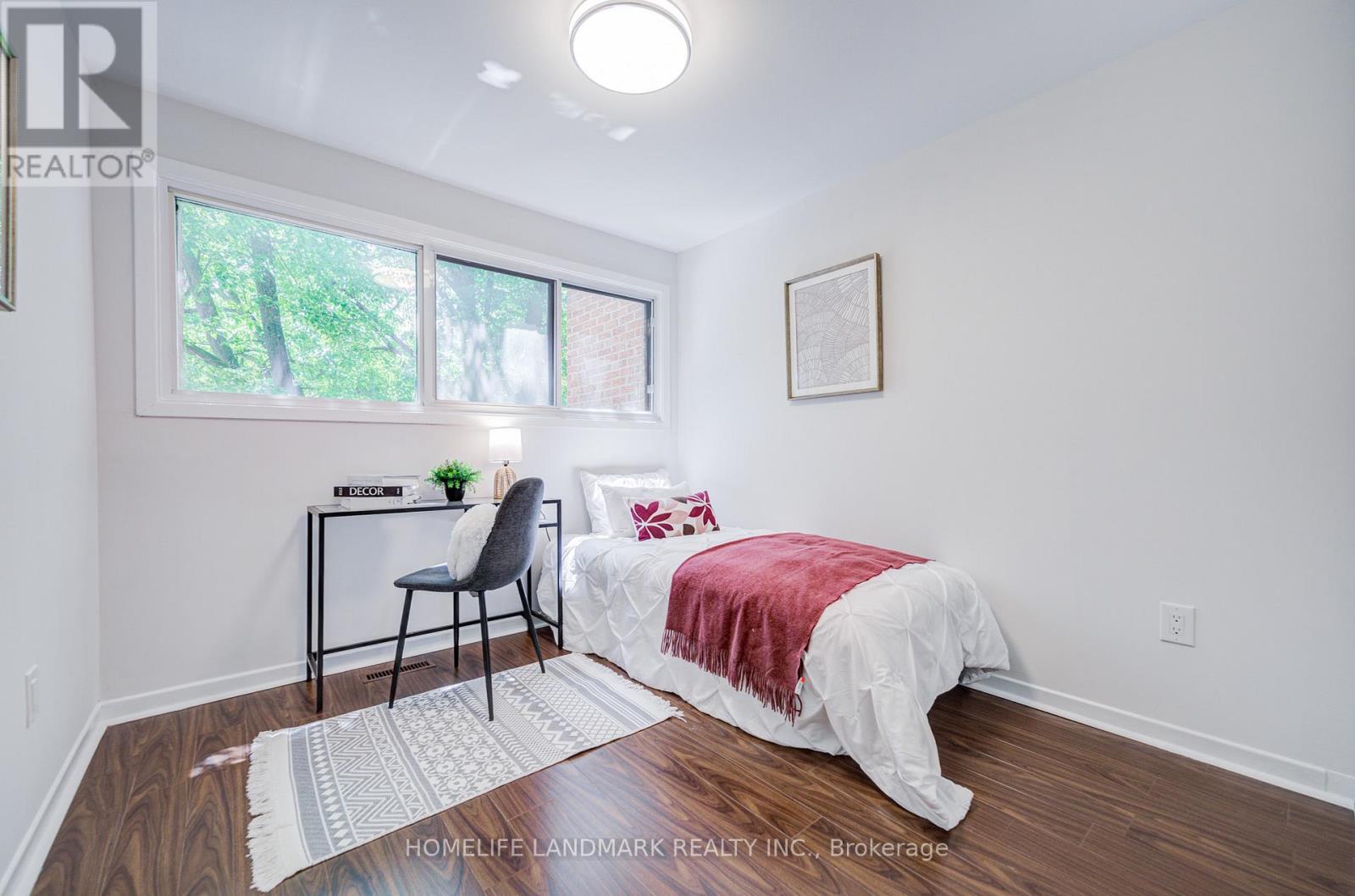 14 Low Meadoway, Toronto (hillcrest Village), Ontario