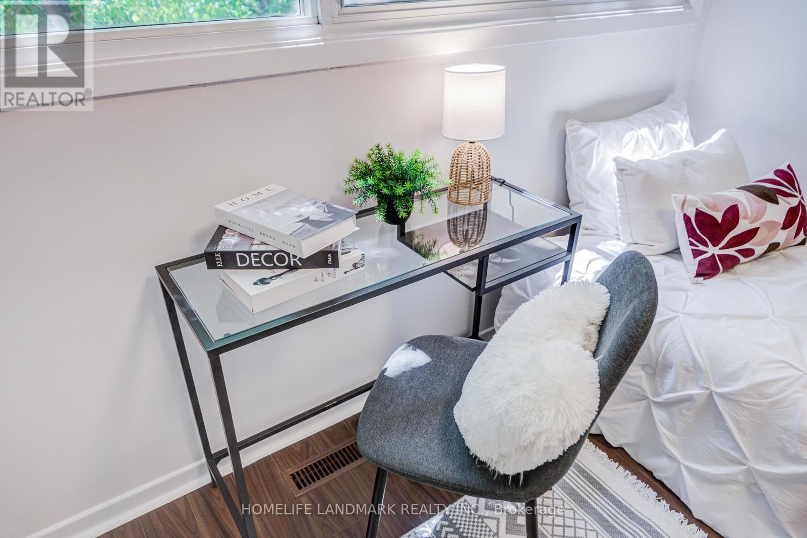 14 Low Meadoway, Toronto (hillcrest Village), Ontario