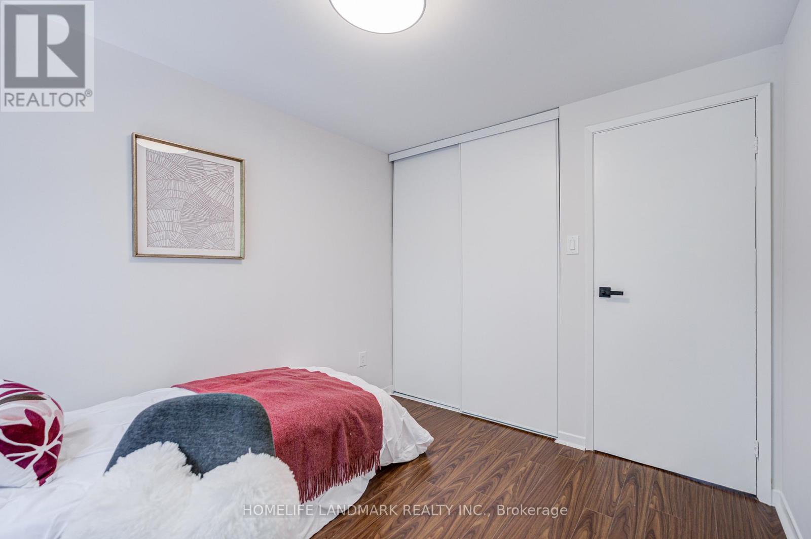 14 Low Meadoway, Toronto (hillcrest Village), Ontario