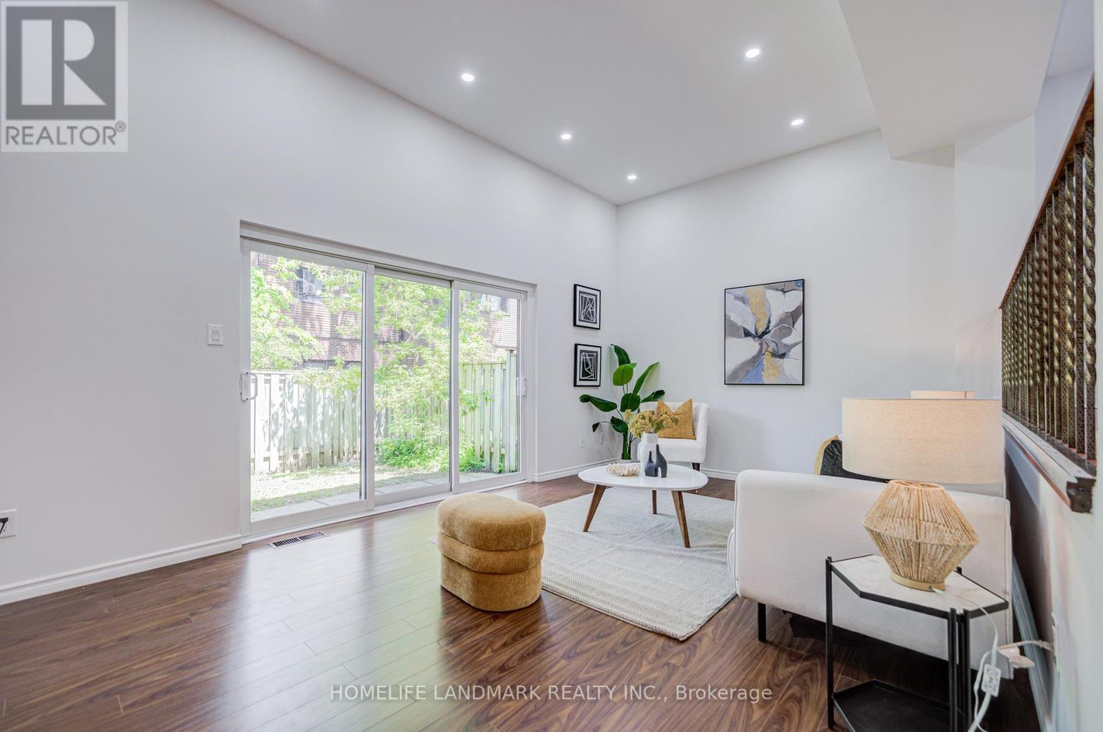 14 Low Meadoway, Toronto (hillcrest Village), Ontario