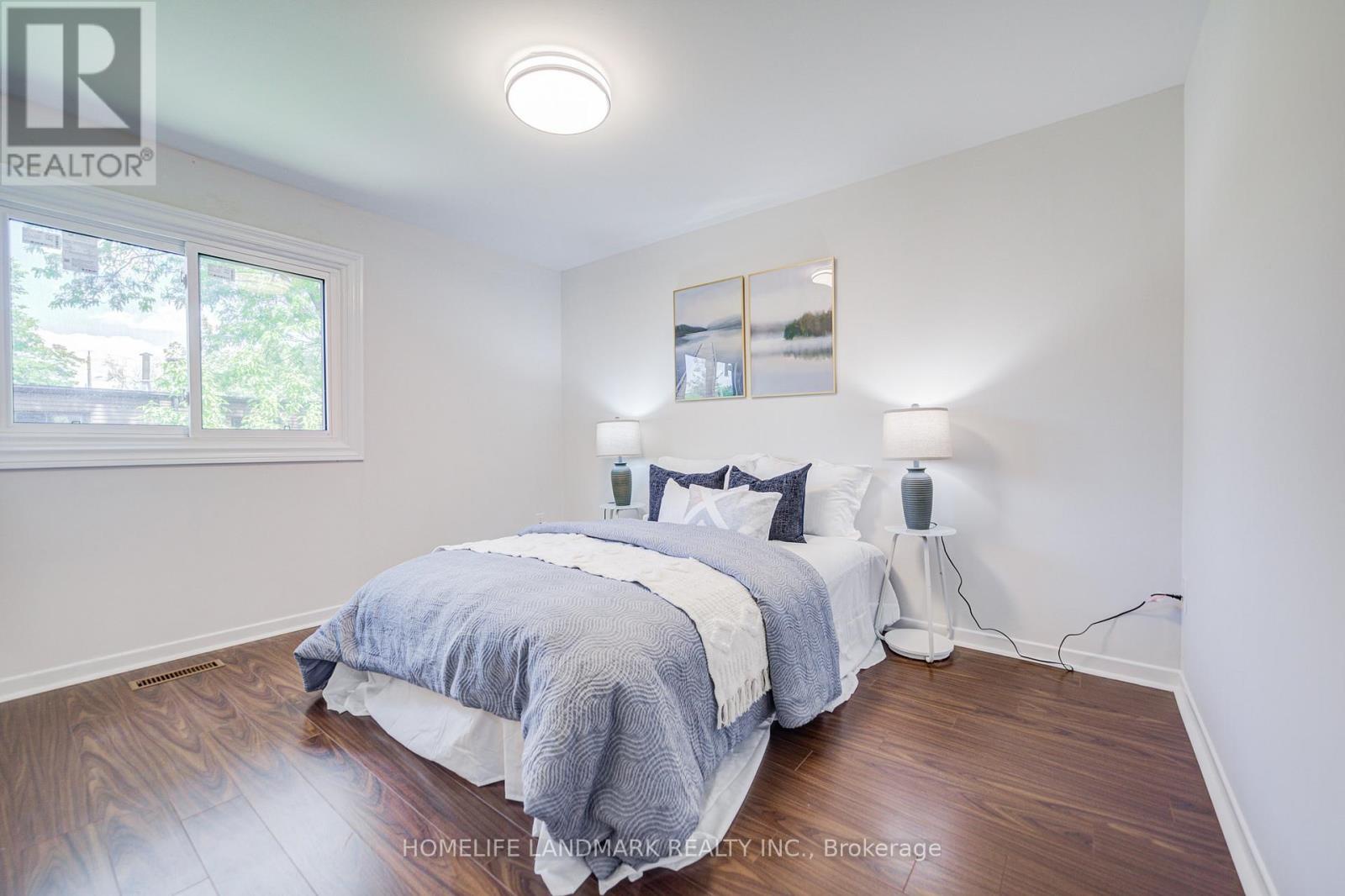 14 Low Meadoway, Toronto (hillcrest Village), Ontario