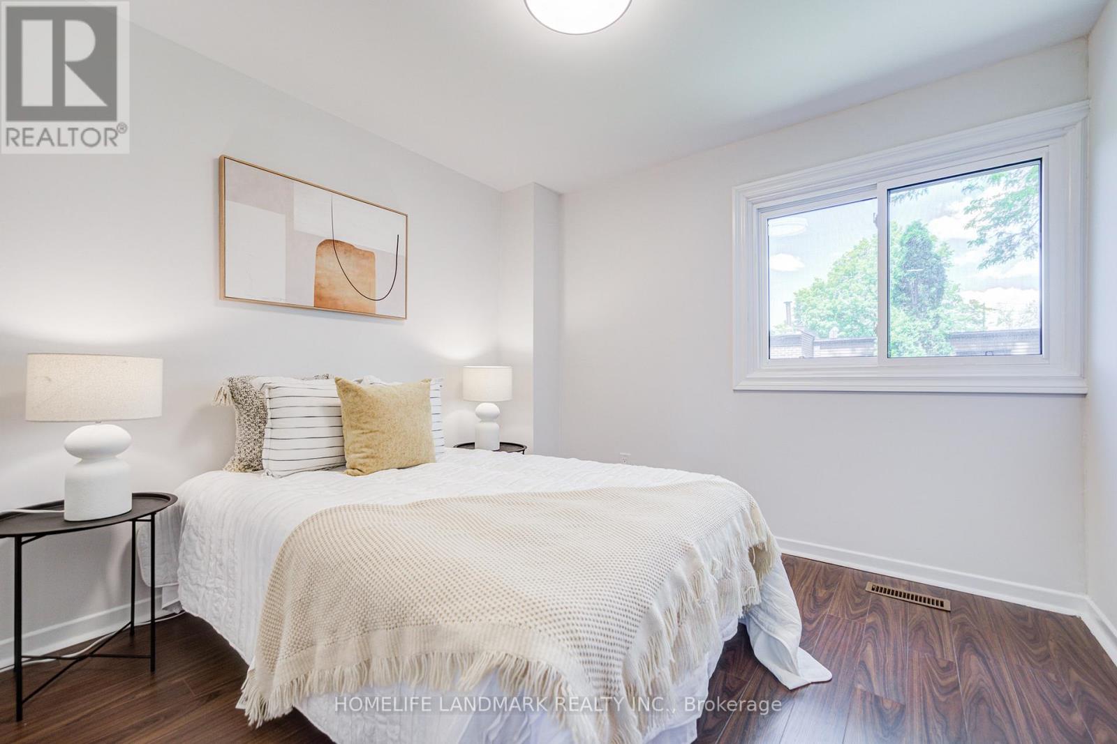 14 Low Meadoway, Toronto (hillcrest Village), Ontario