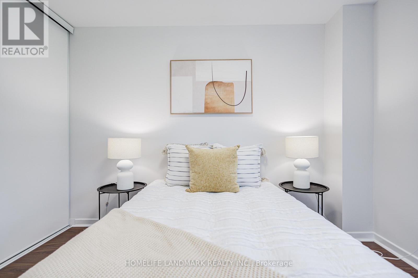 14 Low Meadoway, Toronto (hillcrest Village), Ontario