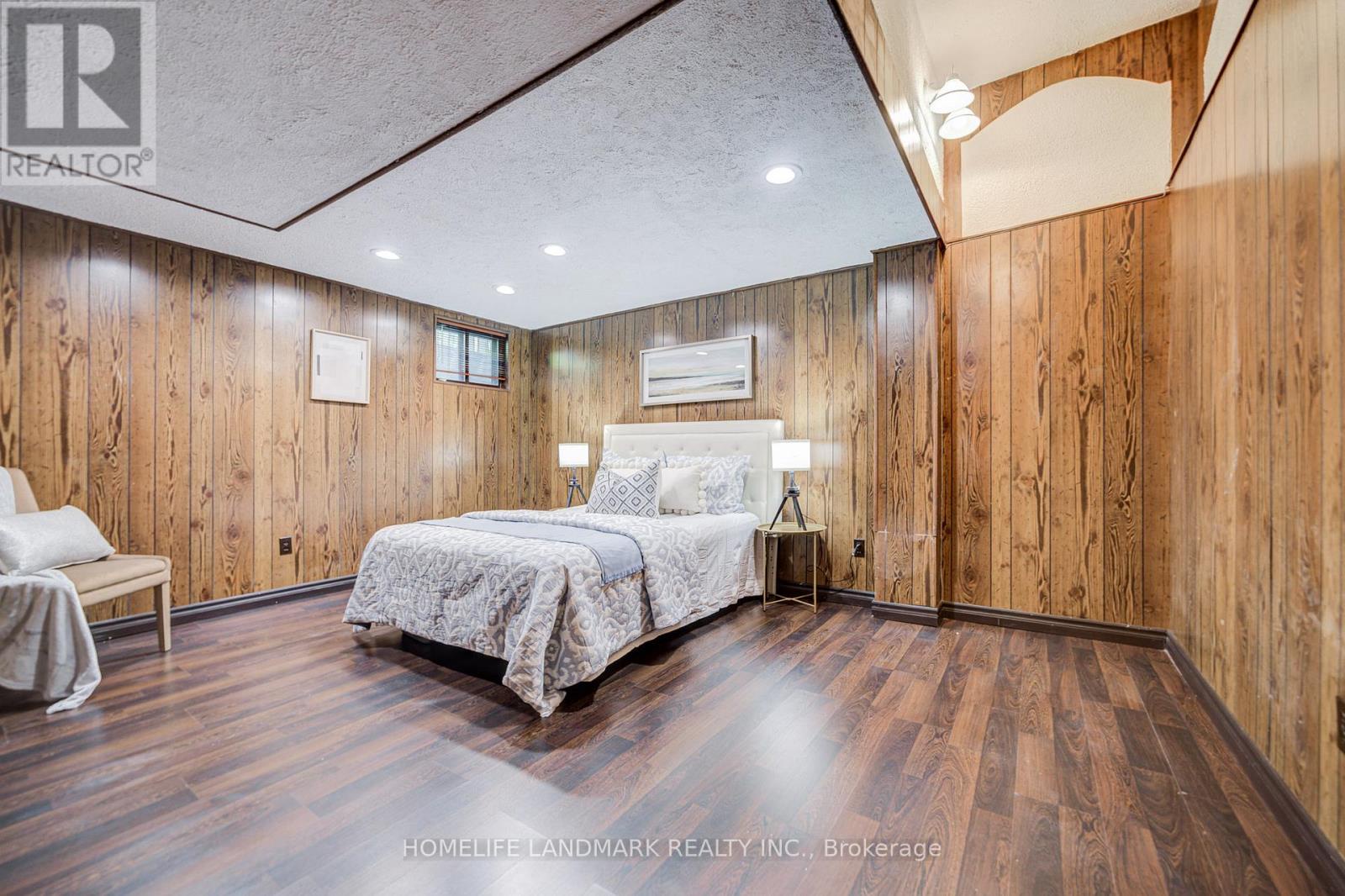 14 Low Meadoway, Toronto (hillcrest Village), Ontario