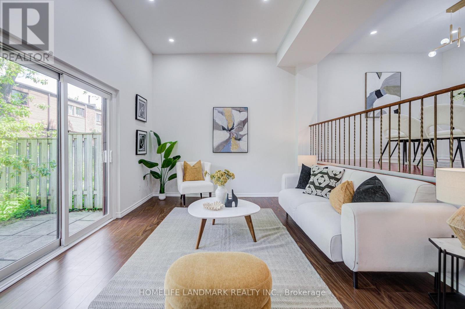 14 Low Meadoway, Toronto (hillcrest Village), Ontario