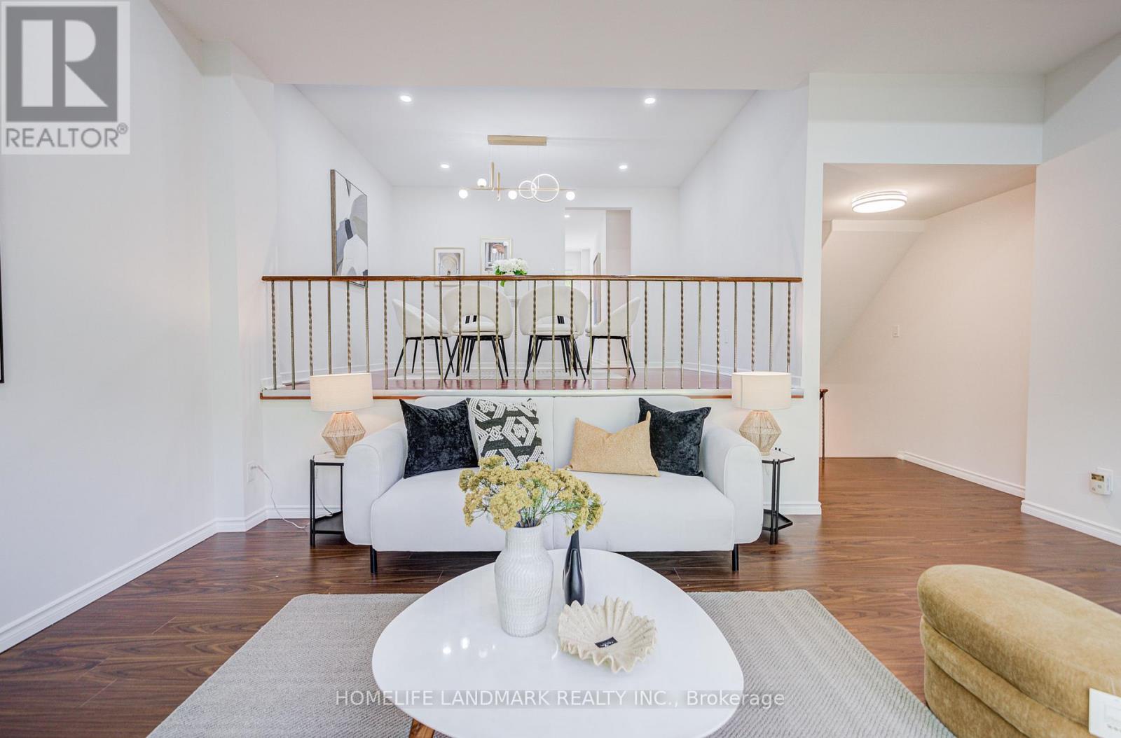 14 Low Meadoway, Toronto (hillcrest Village), Ontario