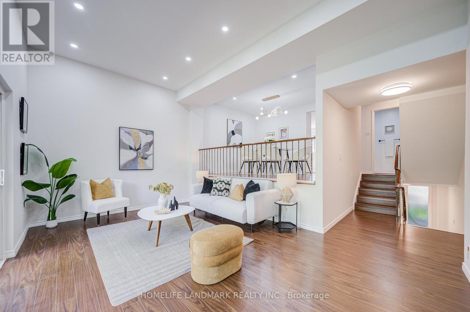 14 Low Meadoway, Toronto (hillcrest Village), Ontario