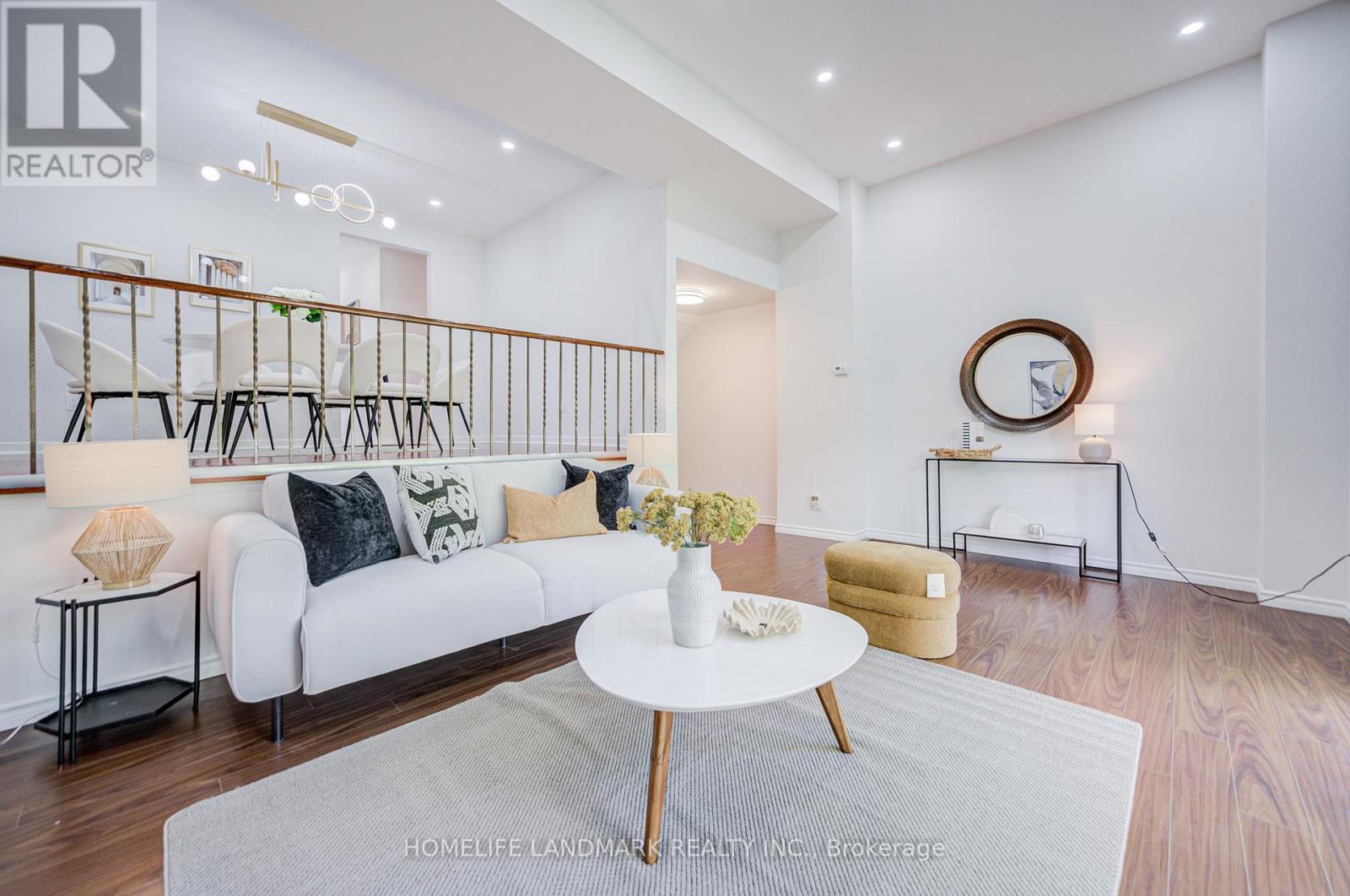 14 Low Meadoway, Toronto (hillcrest Village), Ontario