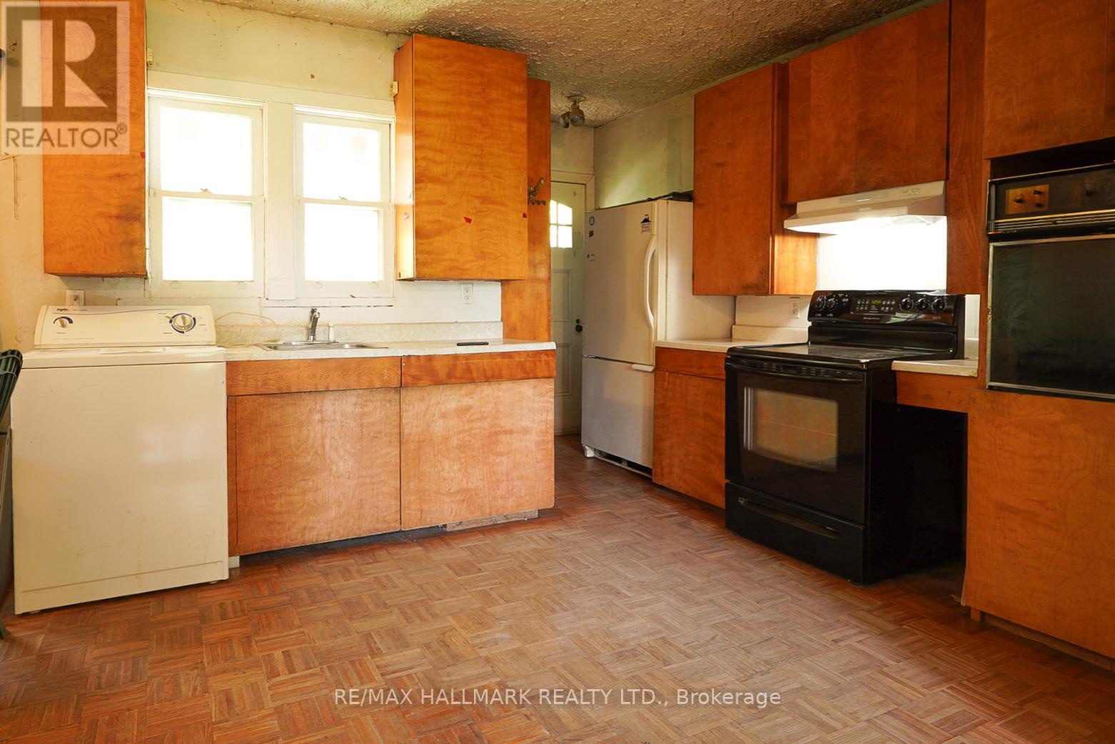 63 Highview Avenue, Toronto (birchcliffe-cliffside), Ontario