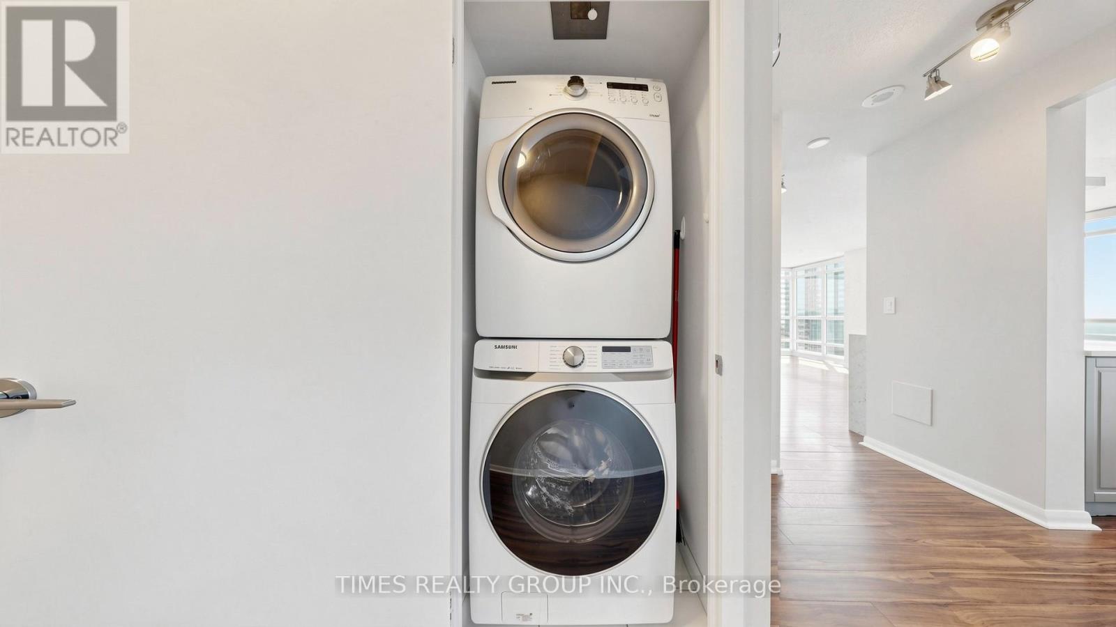 1407 - 185 Legion Road N, Toronto (mimico), Ontario