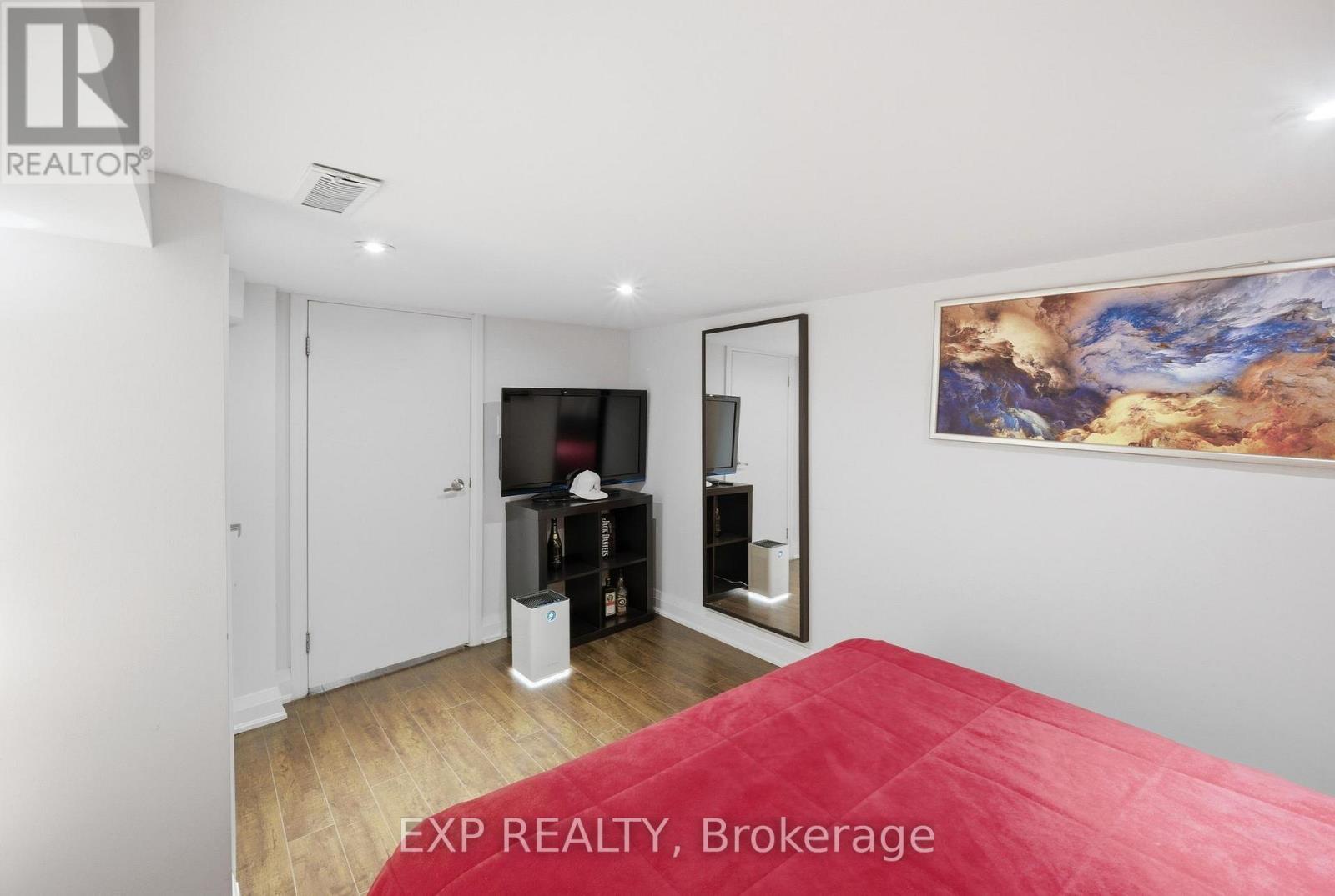 679 Ossington Avenue, Toronto (palmerston-little Italy), Ontario