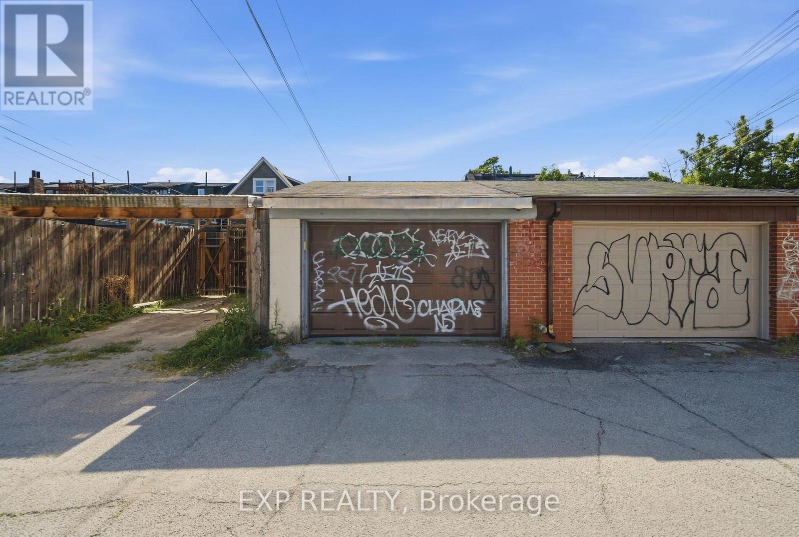 679 Ossington Avenue, Toronto (palmerston-little Italy), Ontario