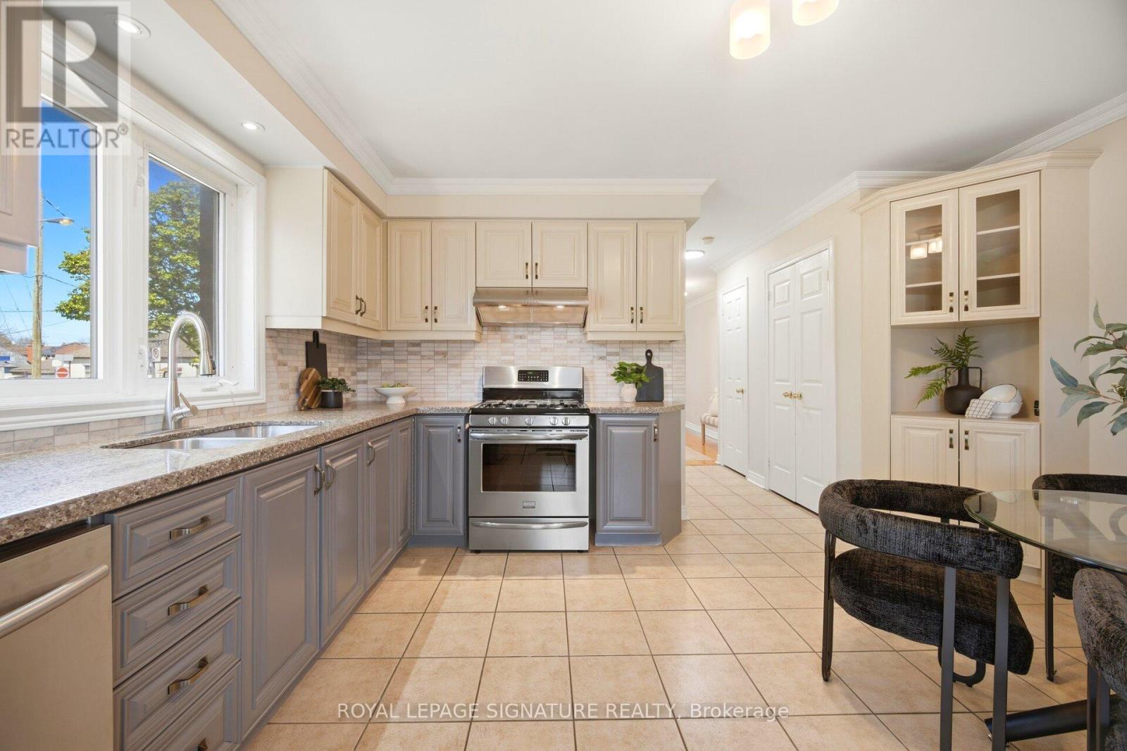 189 Aileen Avenue, Toronto (keelesdale-eglinton West), Ontario