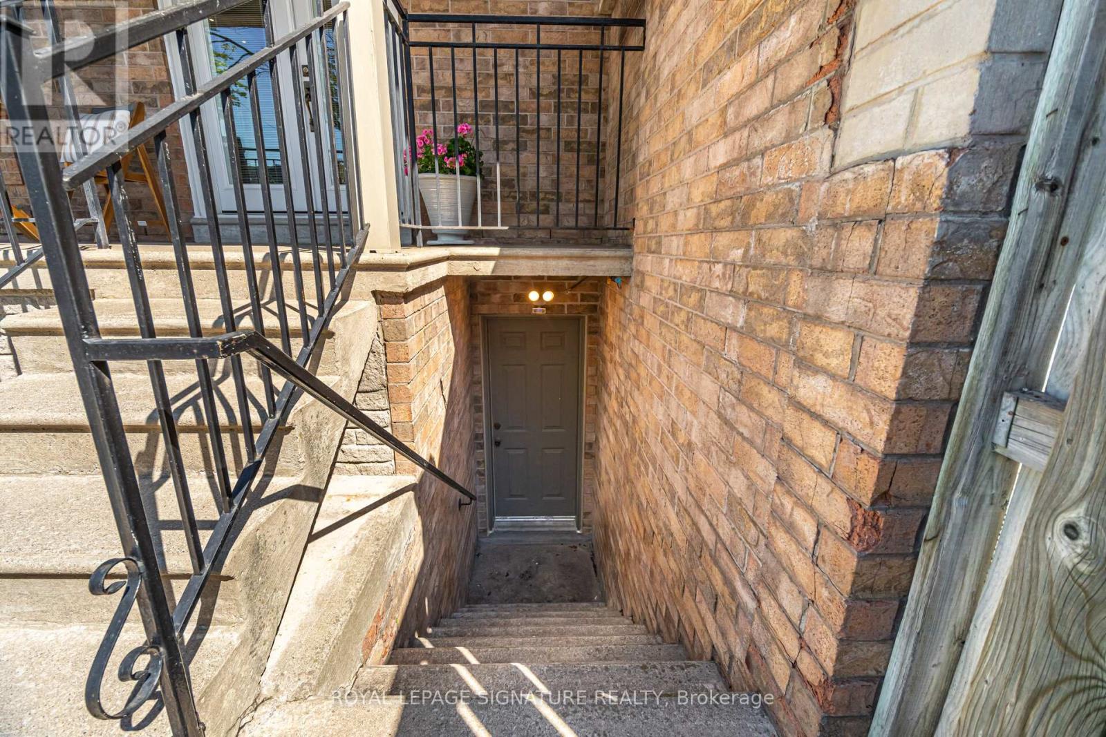 189 Aileen Avenue, Toronto (keelesdale-eglinton West), Ontario