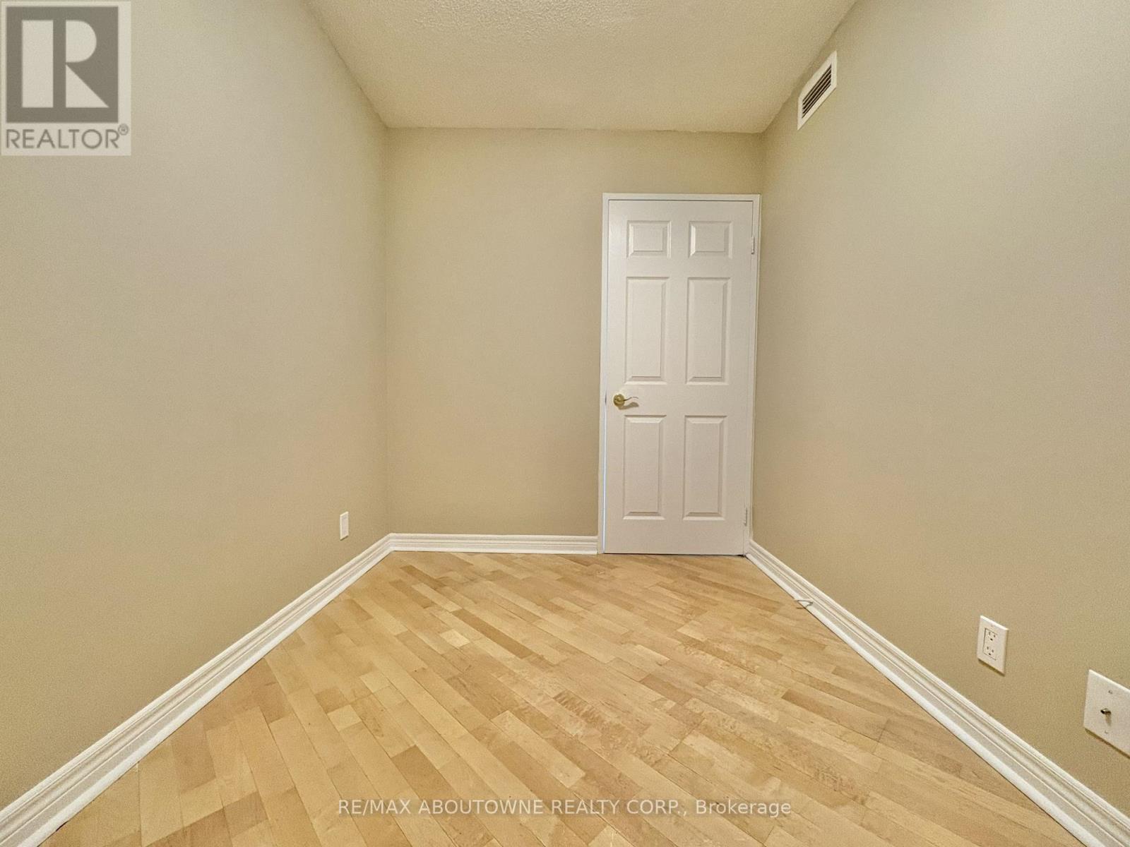 2706 - 23 Hollywood Avenue, Toronto (willowdale East), Ontario