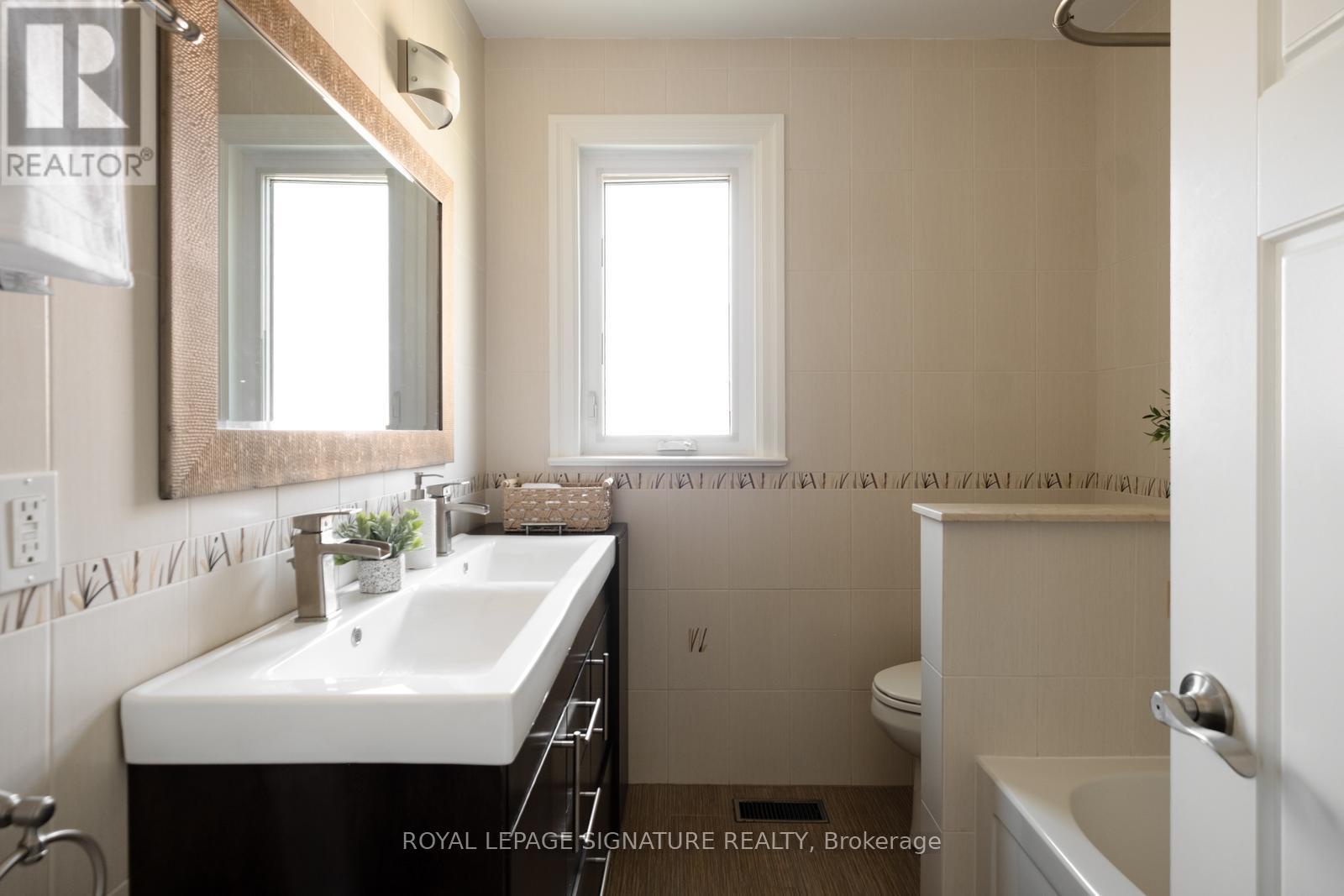 139 Holcolm Road, Toronto (willowdale West), Ontario