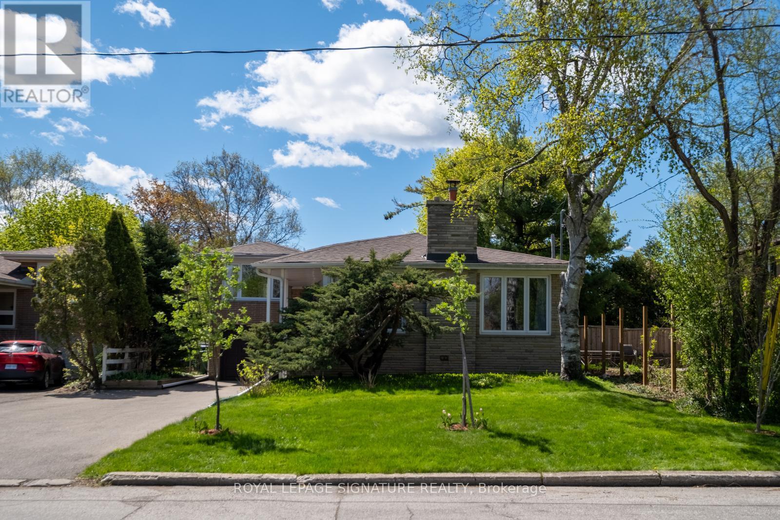 139 Holcolm Road, Toronto (willowdale West), Ontario