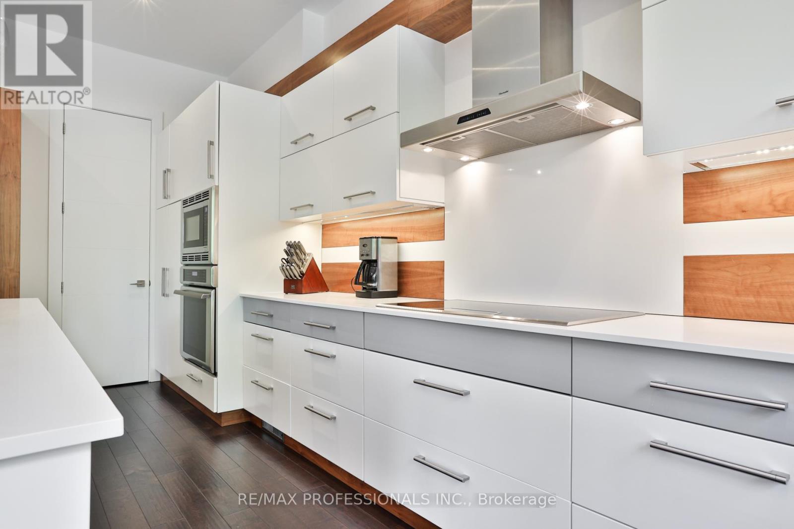 54 Renown Road, Toronto (islington-city Centre West), Ontario