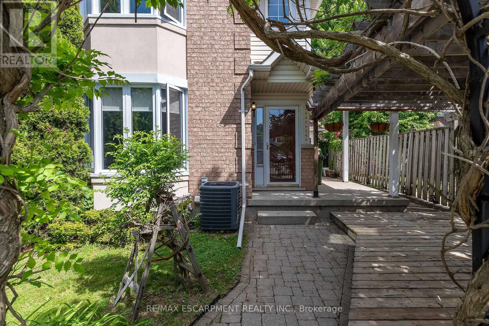 41 Valridge Drive, Hamilton (ancaster), Ontario