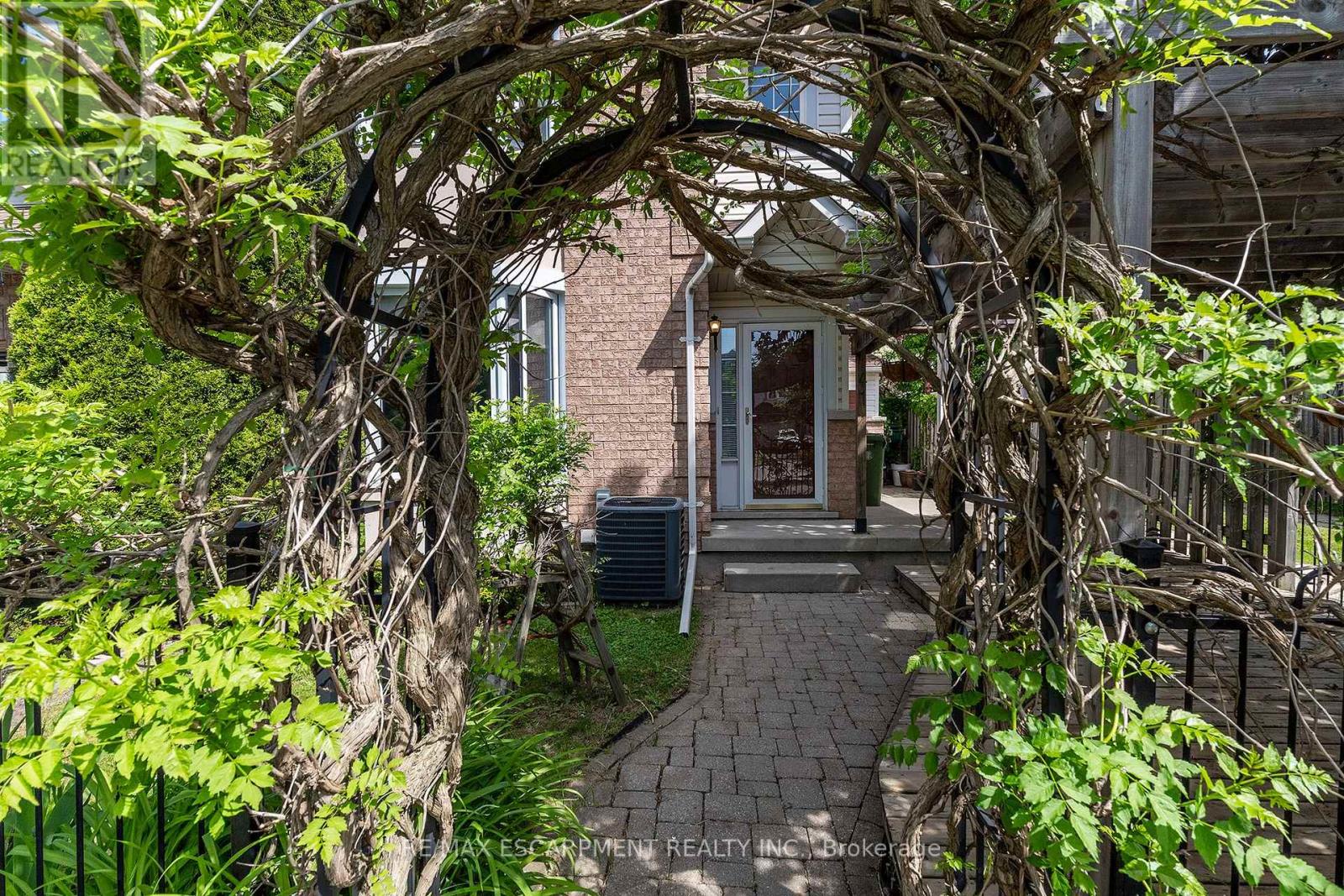 41 Valridge Drive, Hamilton (ancaster), Ontario
