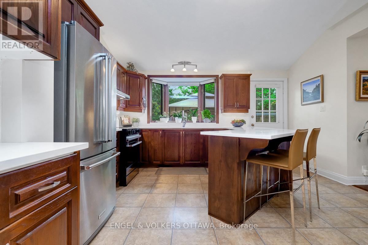 10 Rock Avenue, Ottawa, Ontario