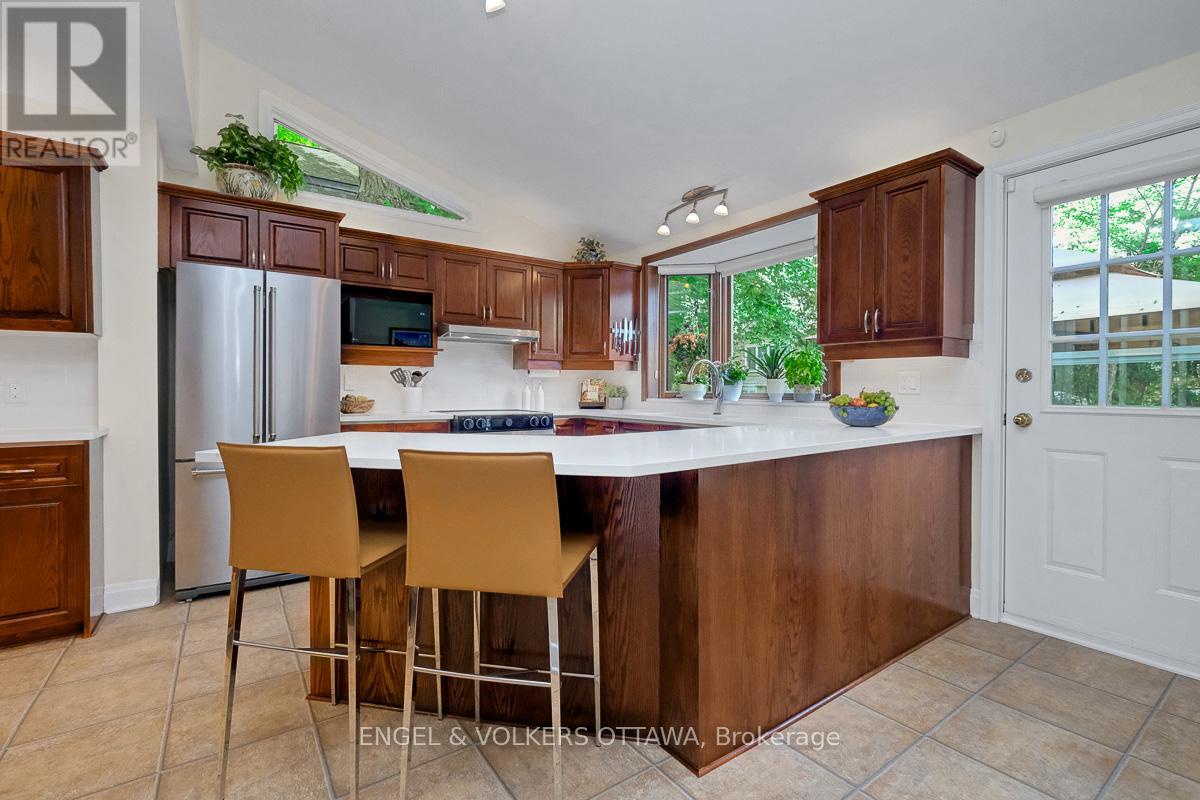 10 Rock Avenue, Ottawa, Ontario