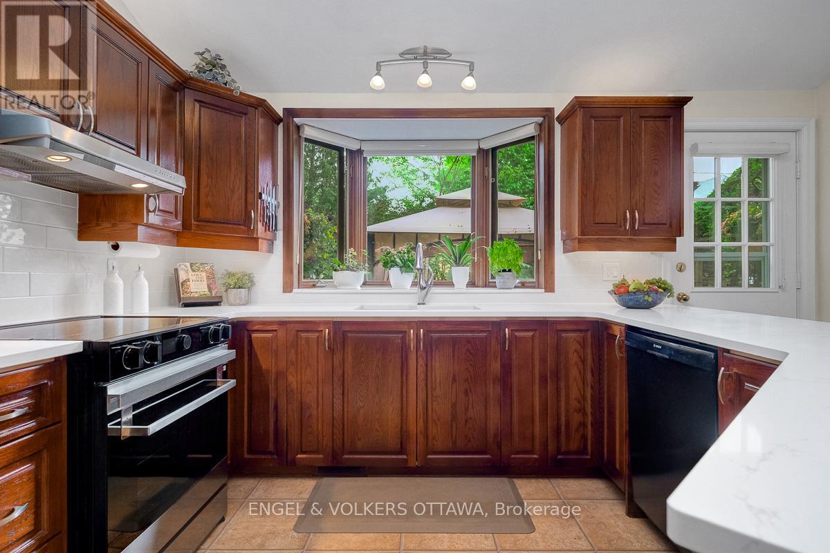 10 Rock Avenue, Ottawa, Ontario