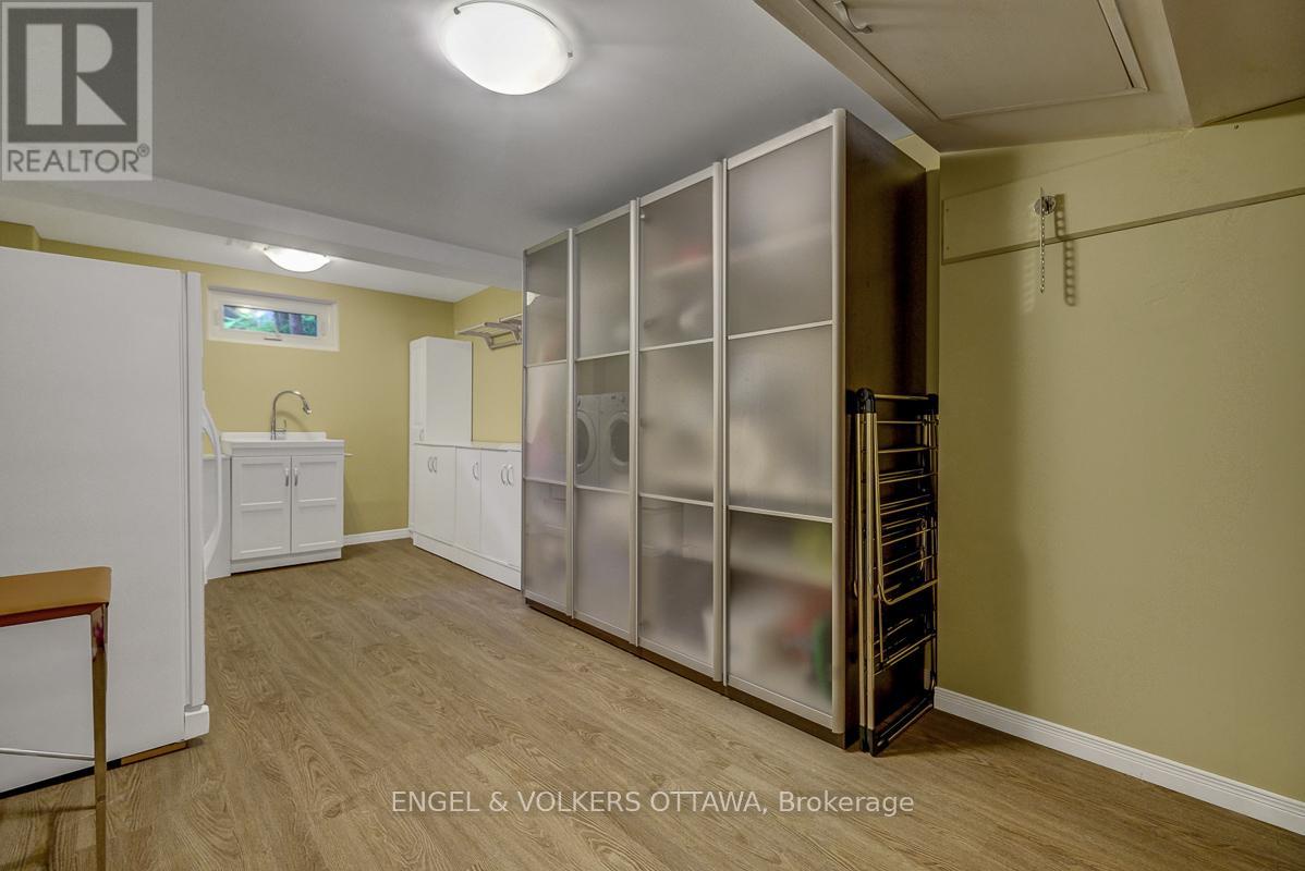 10 Rock Avenue, Ottawa, Ontario