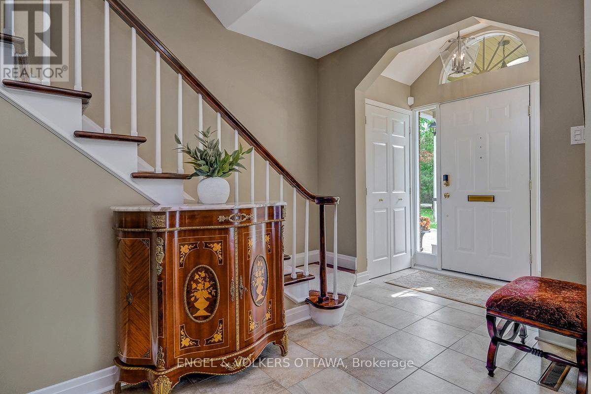10 Rock Avenue, Ottawa, Ontario