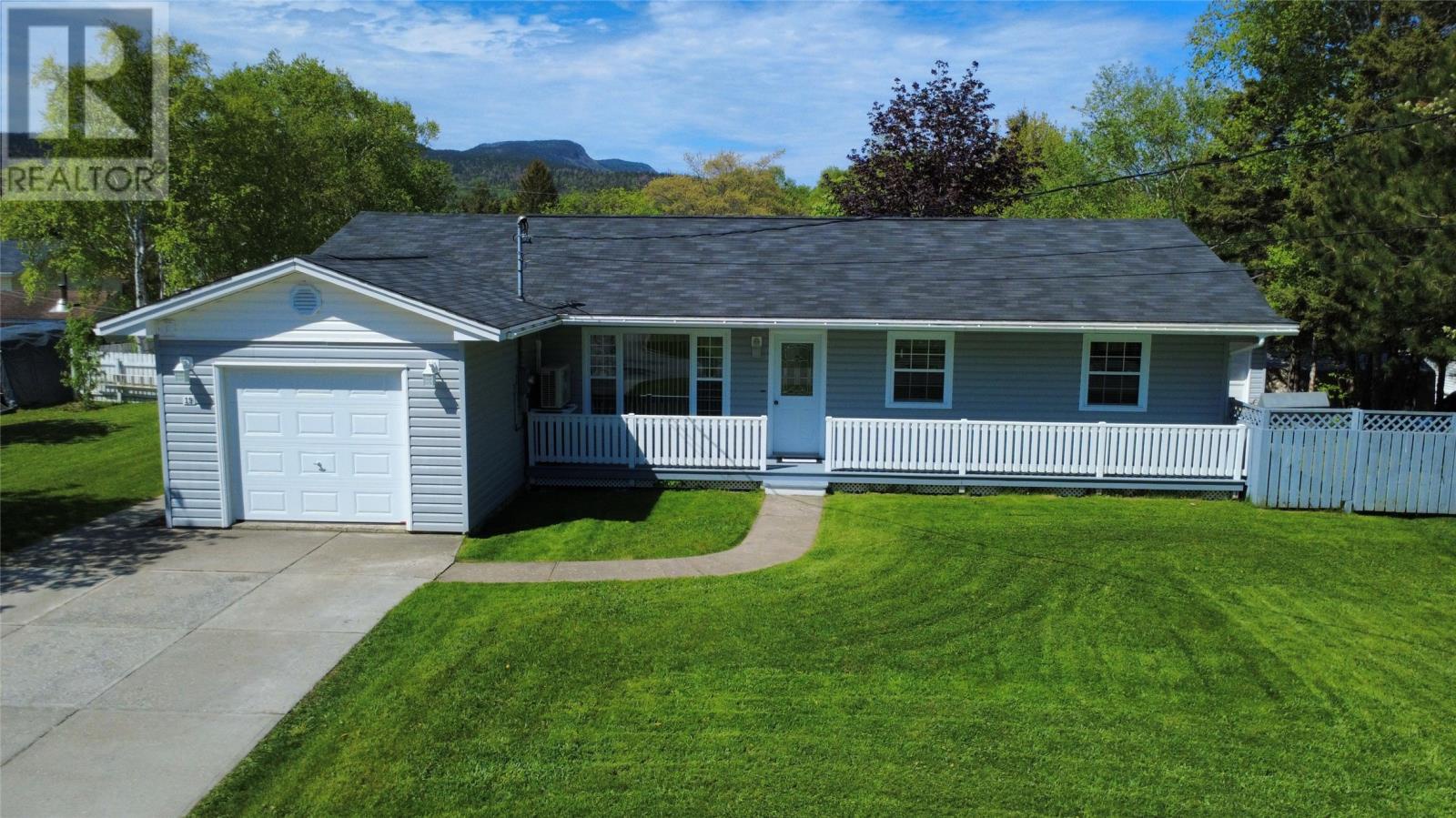 19 Third Avenue, Pasadena, Newfoundland And Labrador