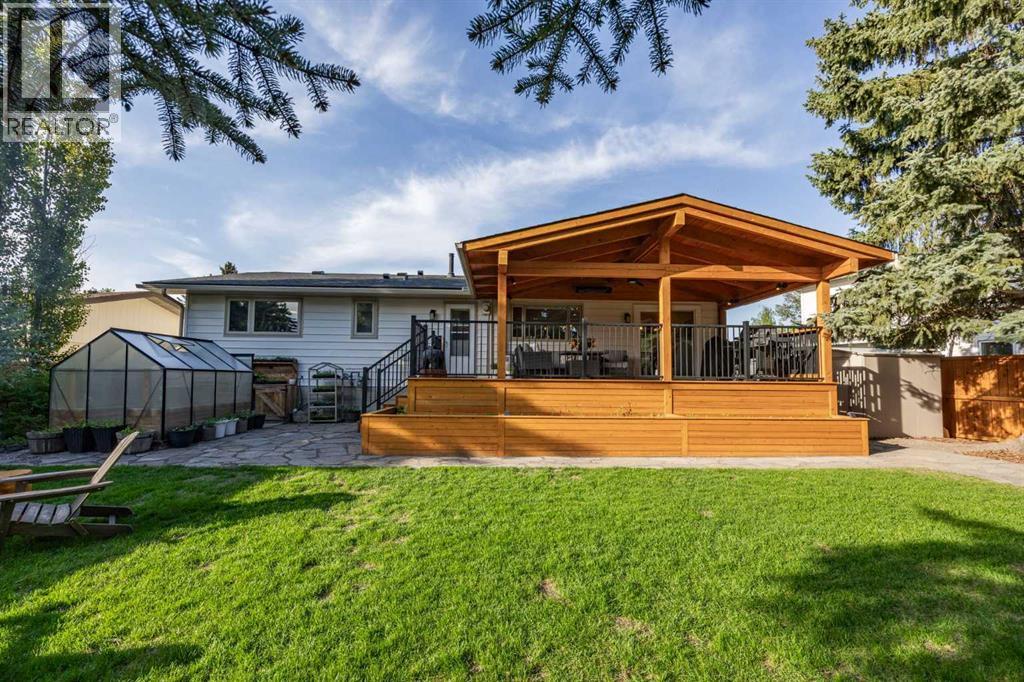 111 Silvergrove Green Nw, Calgary, Alberta