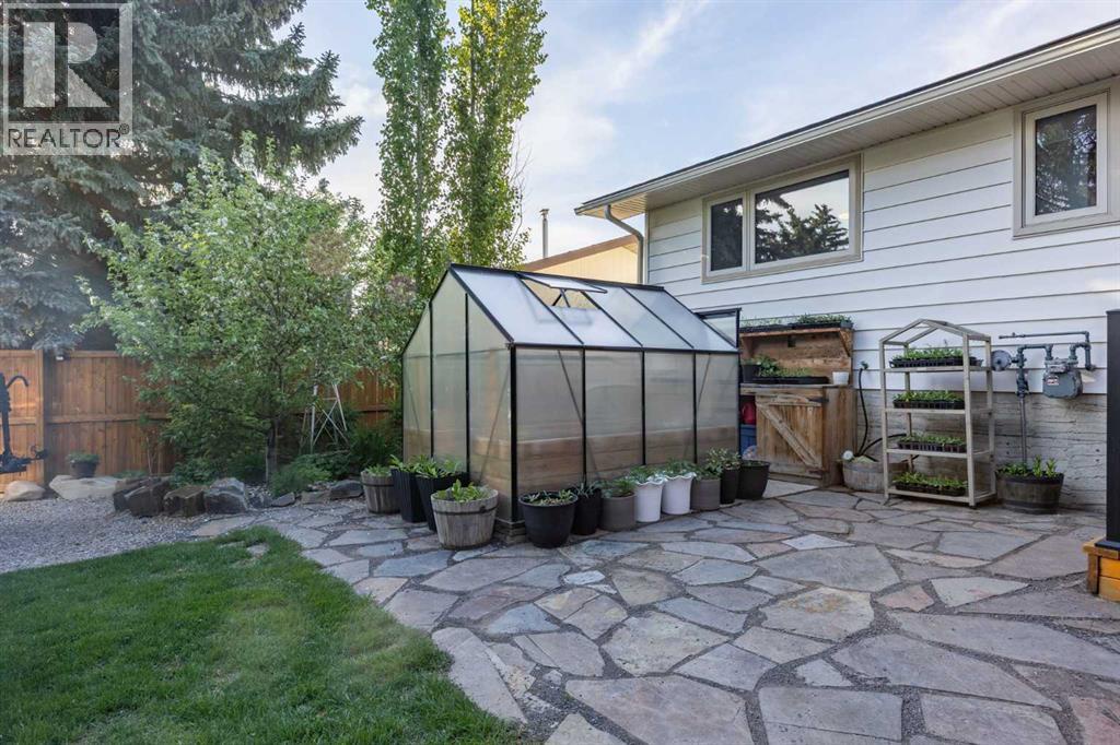 111 Silvergrove Green Nw, Calgary, Alberta