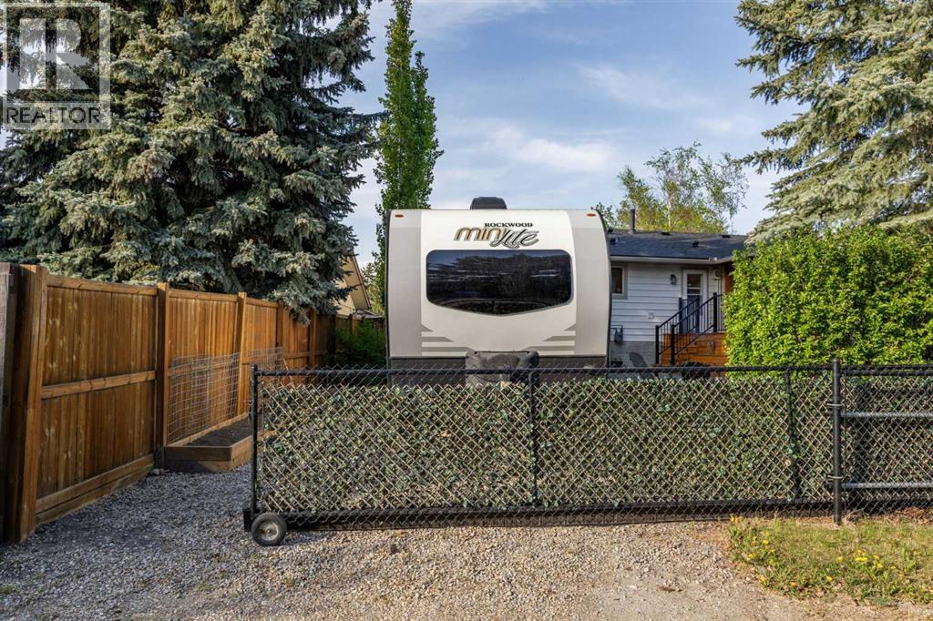 111 Silvergrove Green Nw, Calgary, Alberta