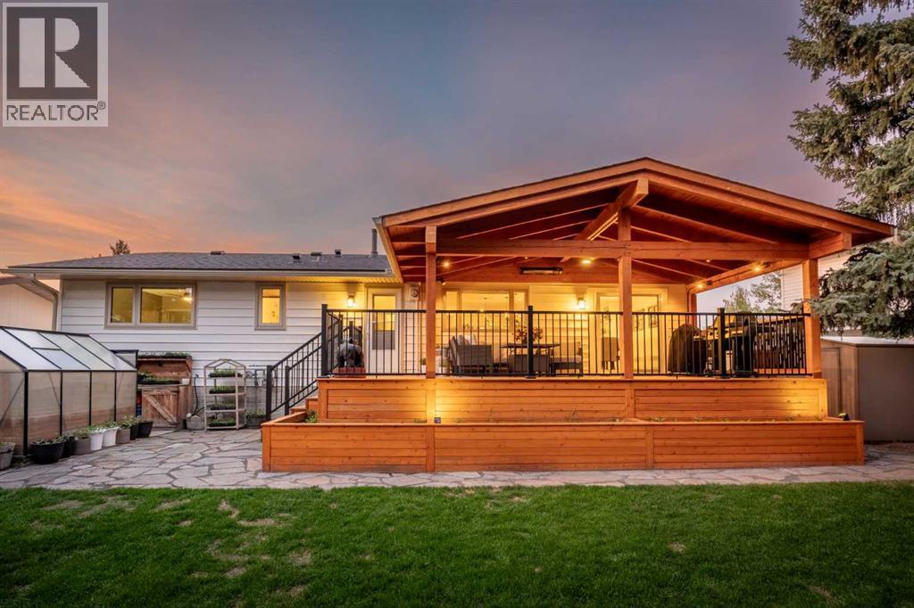 111 Silvergrove Green Nw, Calgary, Alberta