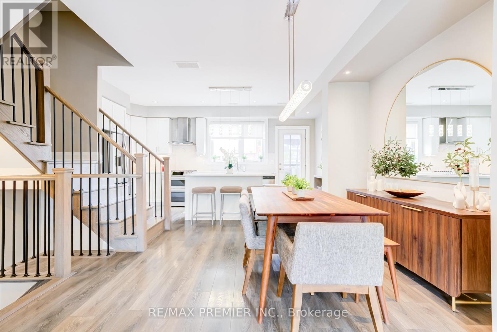 1 - 45 Thomas Mulholland Drive, Toronto (downsview-roding-cfb), Ontario