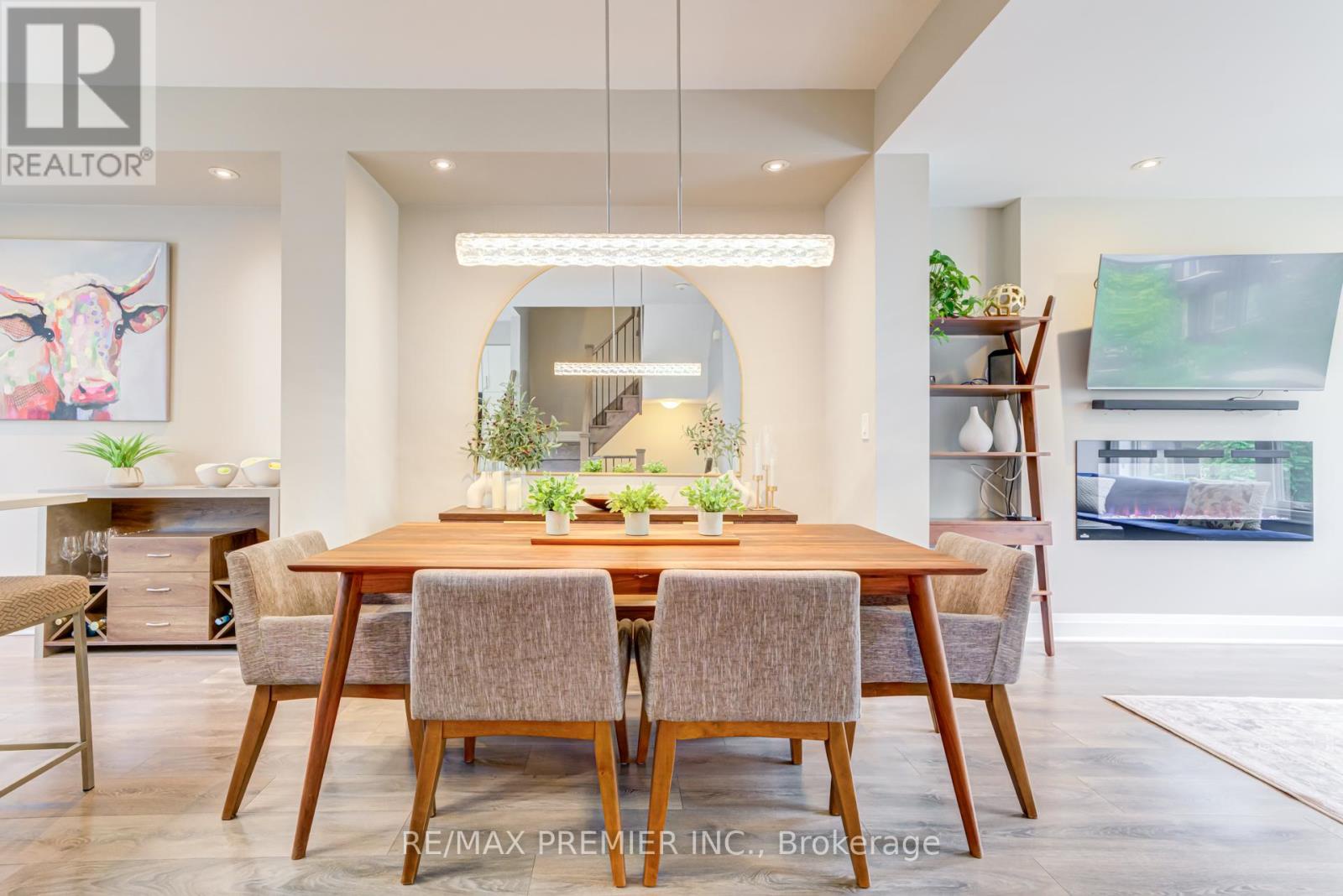 1 - 45 Thomas Mulholland Drive, Toronto (downsview-roding-cfb), Ontario