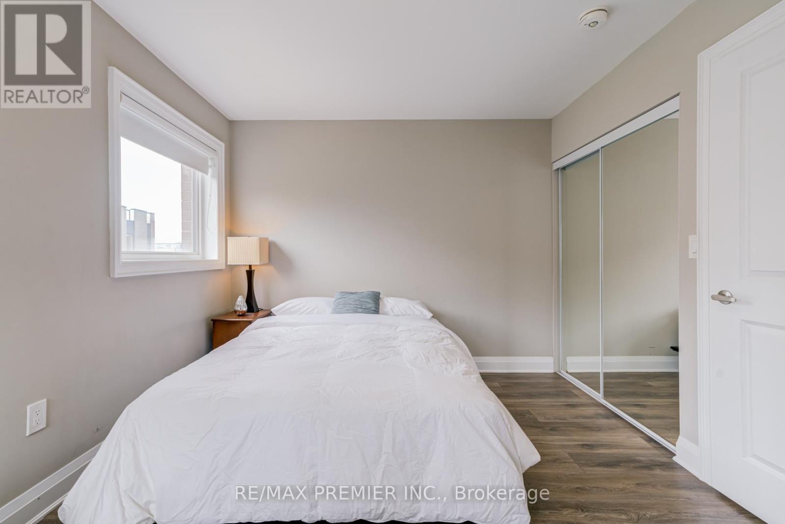 1 - 45 Thomas Mulholland Drive, Toronto (downsview-roding-cfb), Ontario