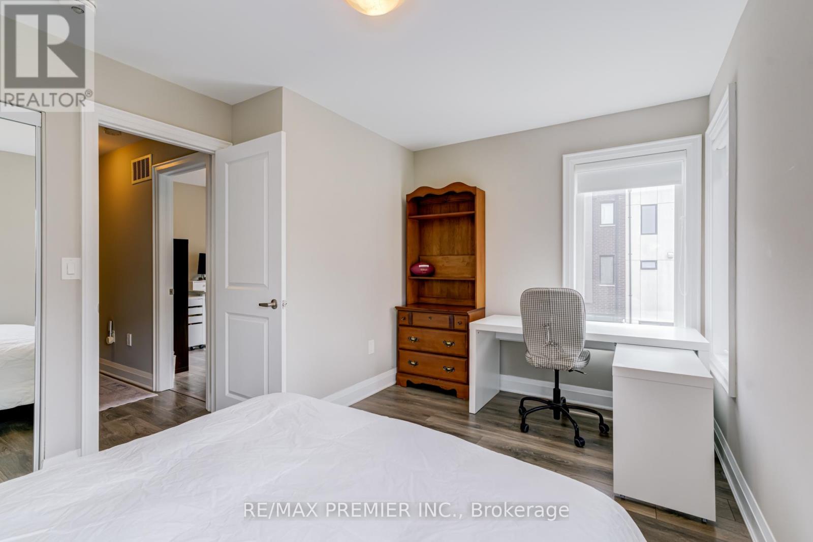 1 - 45 Thomas Mulholland Drive, Toronto (downsview-roding-cfb), Ontario