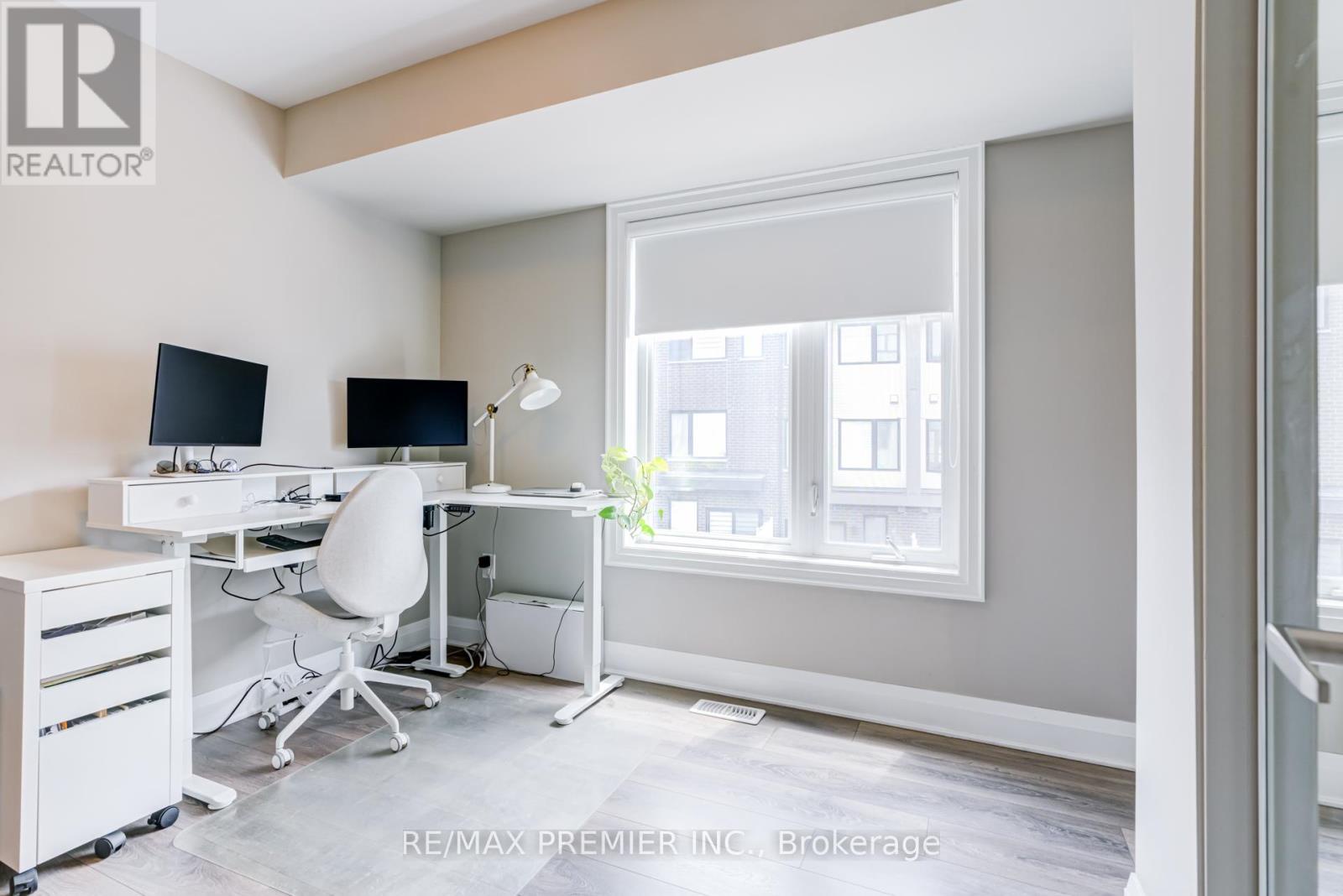 1 - 45 Thomas Mulholland Drive, Toronto (downsview-roding-cfb), Ontario