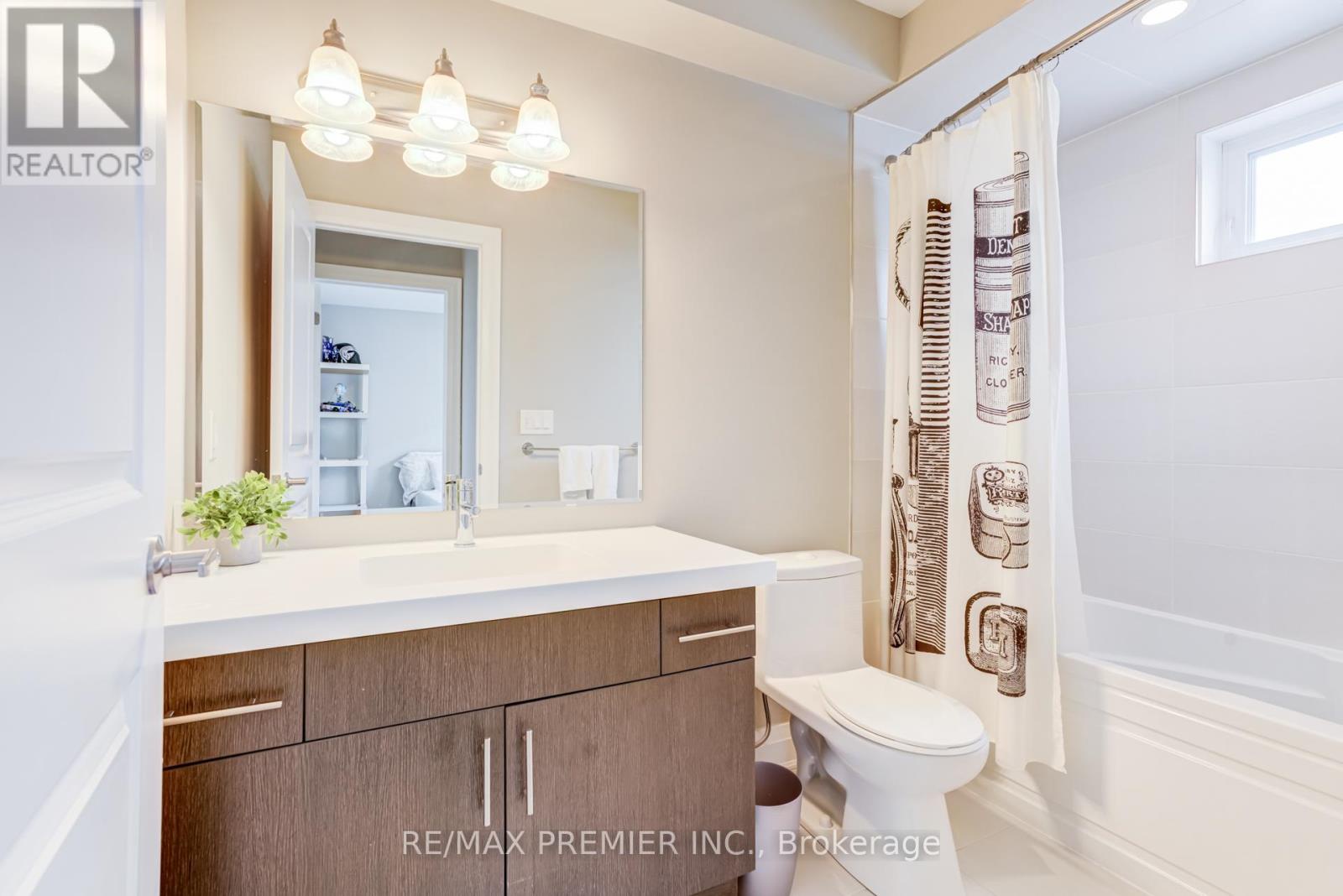 1 - 45 Thomas Mulholland Drive, Toronto (downsview-roding-cfb), Ontario