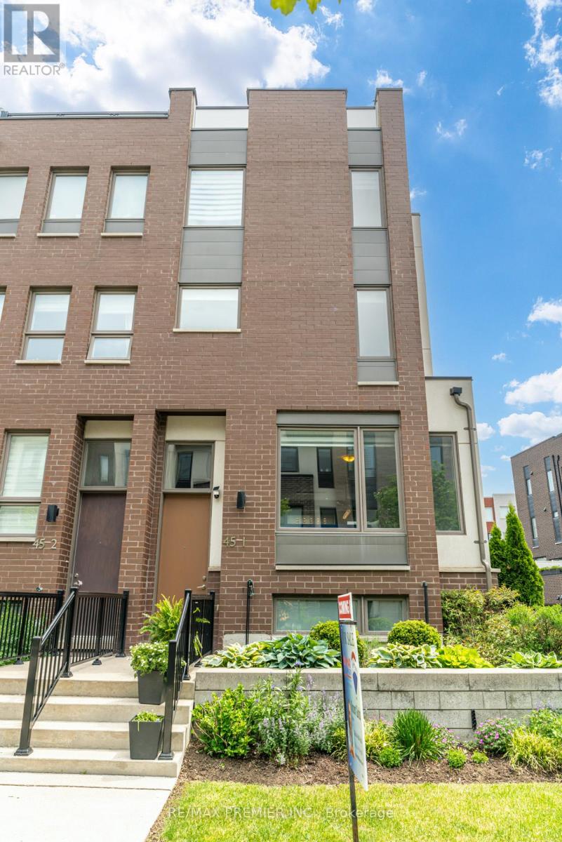 1 - 45 Thomas Mulholland Drive, Toronto (downsview-roding-cfb), Ontario