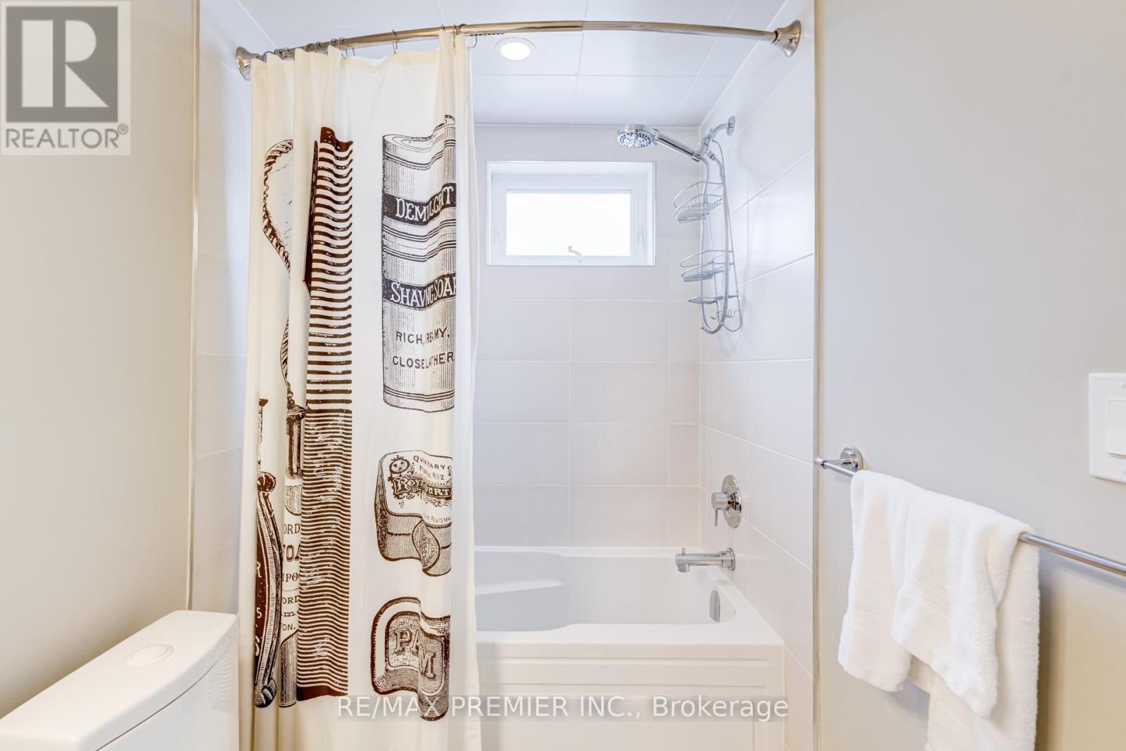 1 - 45 Thomas Mulholland Drive, Toronto (downsview-roding-cfb), Ontario