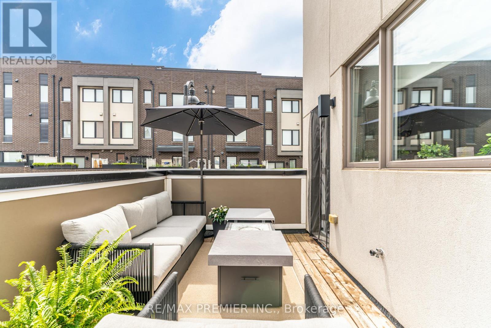 1 - 45 Thomas Mulholland Drive, Toronto (downsview-roding-cfb), Ontario